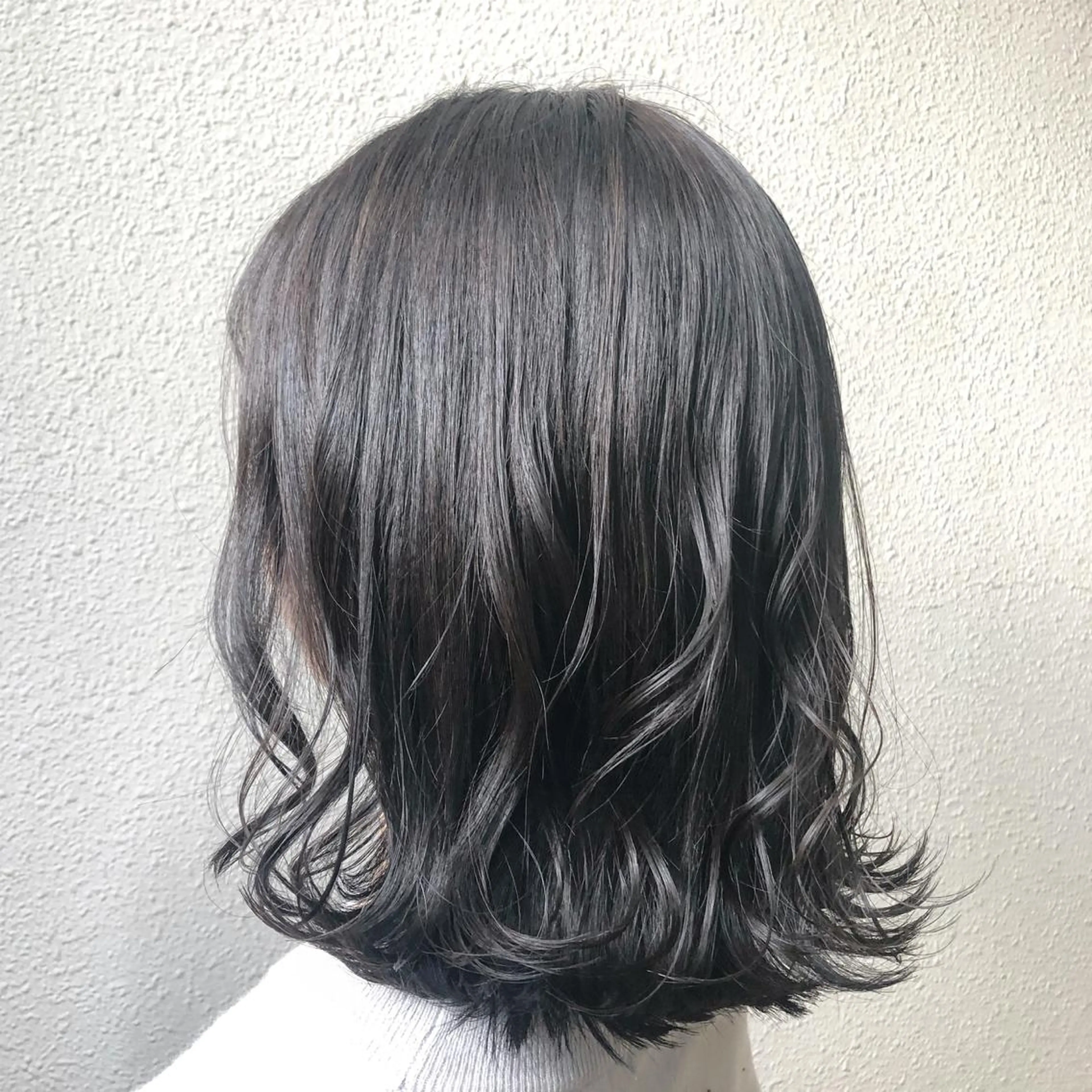 ミディアム カラー ダークグレー カット ヘアカラー 中司 莉菜のヘアスタイル
