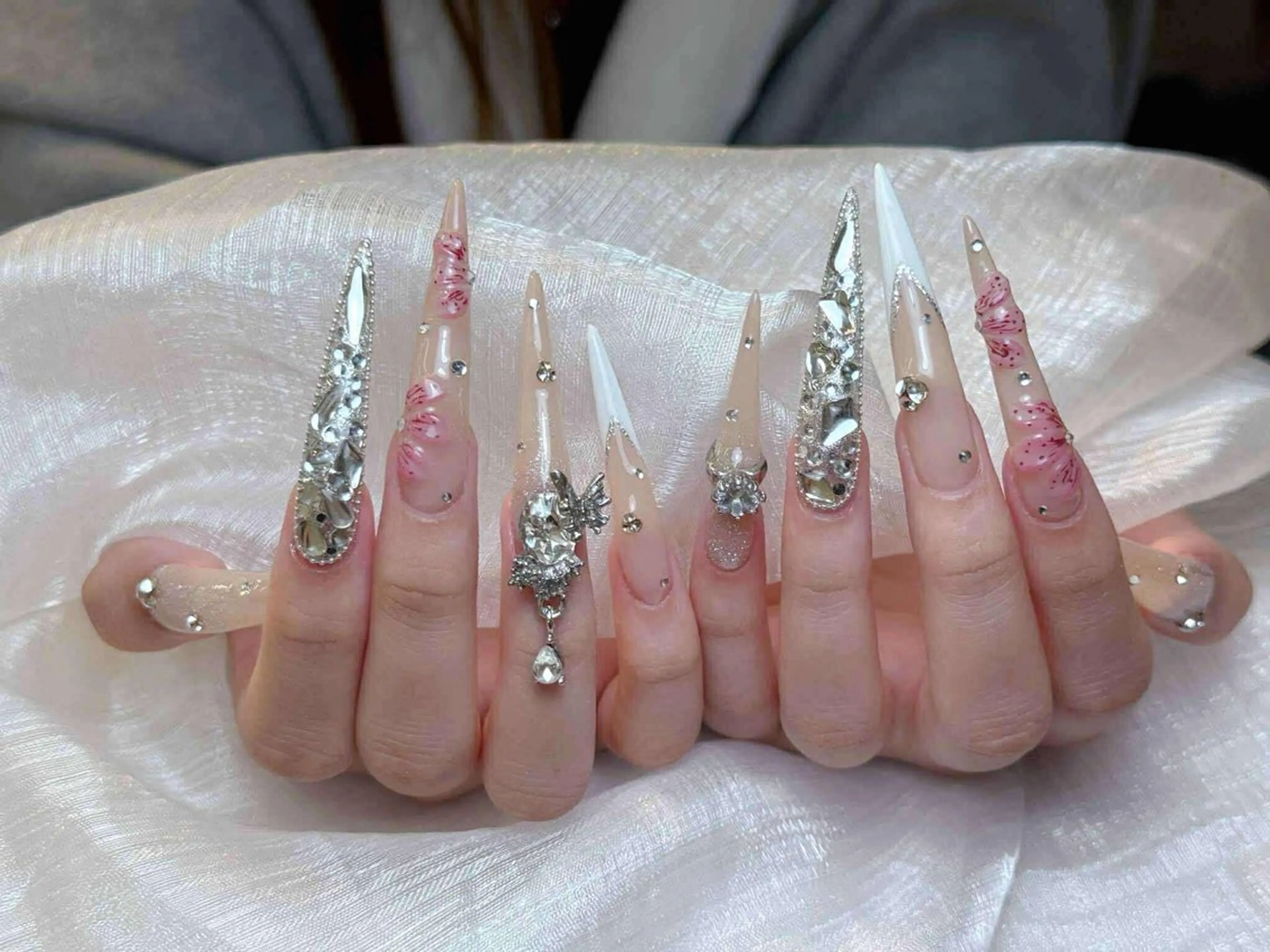 ネイル オーロラネイル フレンチネイル グラデーション 氷ネイル・うるうるネイル キラキラネイル ハンドネイル H.baby Nail Salonのネイルデザイン