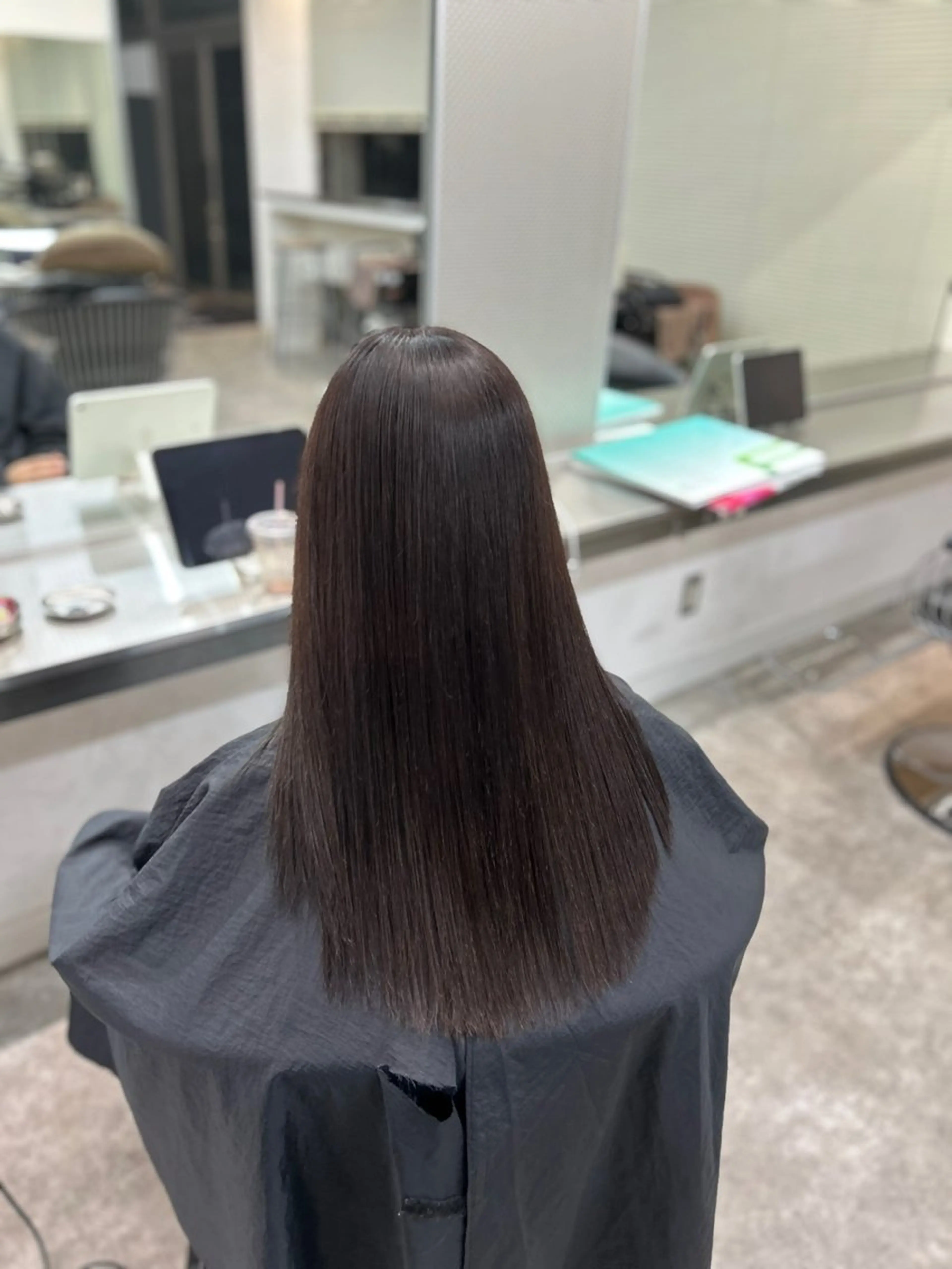 ロング カラー ブラウンカラー シアーブラウン REVE所属・小林 円香のヘアスタイル