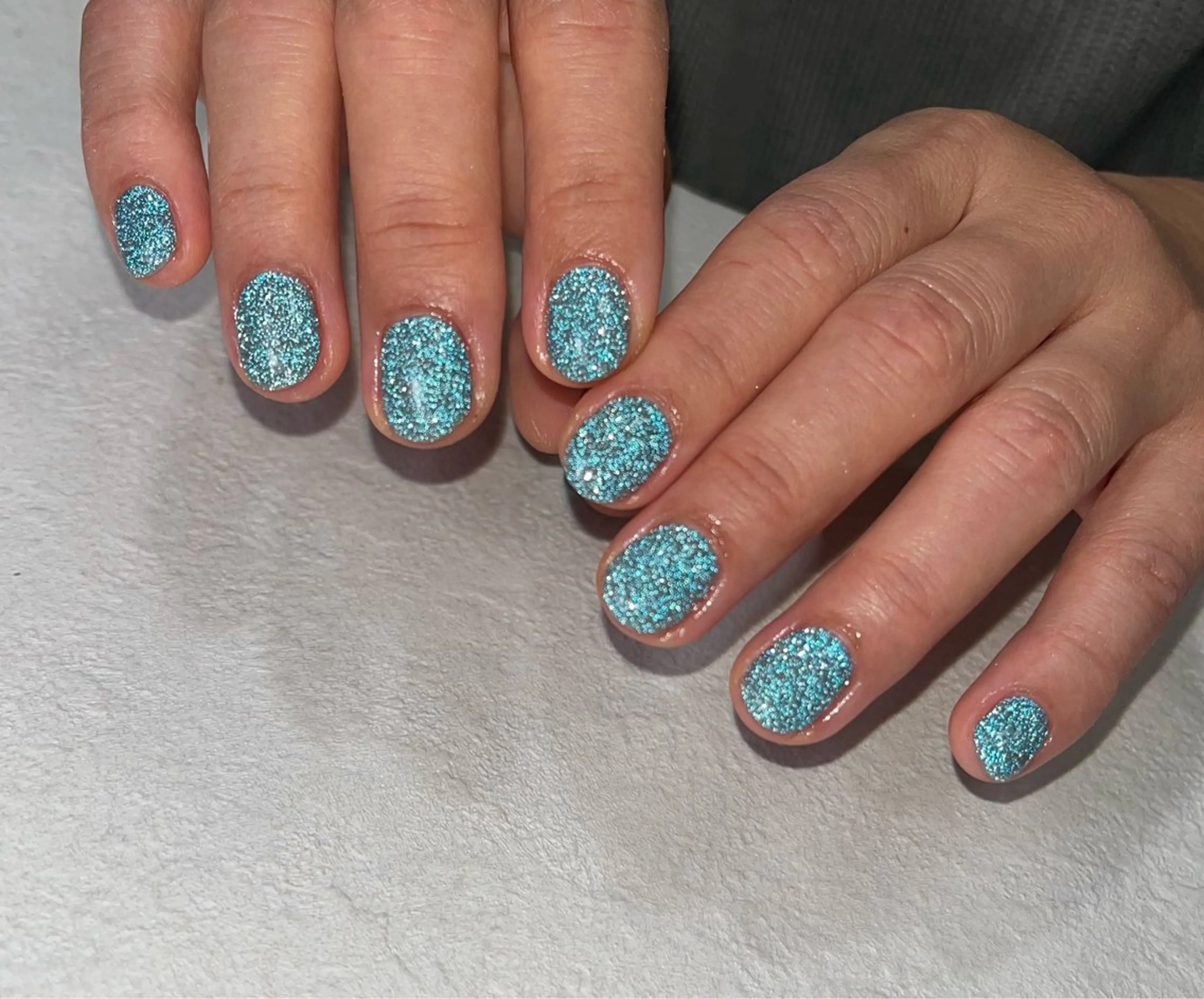 ネイル ブルー フラッシュネイル キラキラネイル 韓国ネイル ラメ(グリッター) ハンドネイル para ☀︎ sol by BECK所属・Para Sol nail　Maoのネイルデザイン