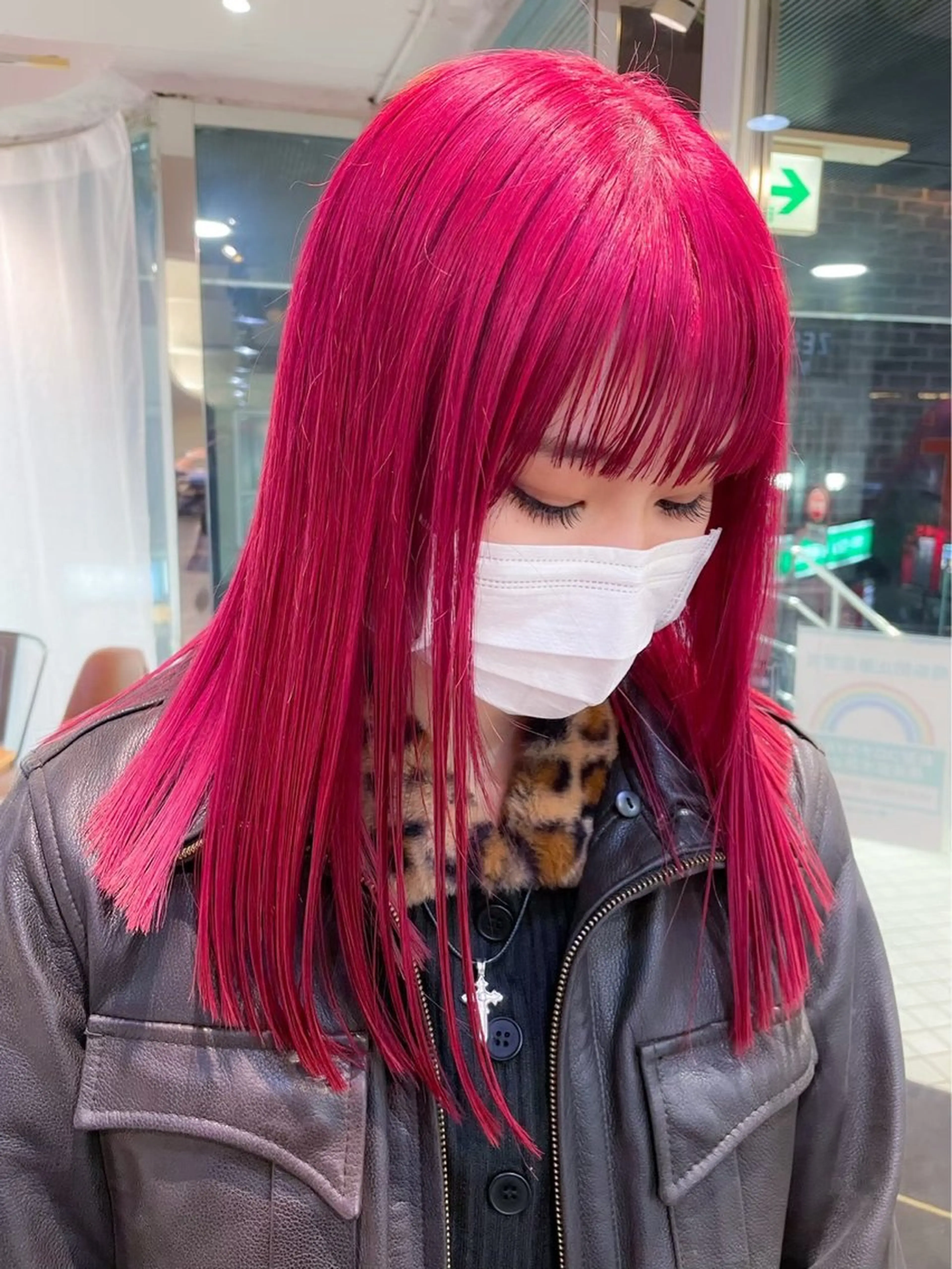 ミディアム カラー ミディアムパーマ ベージュカラー 黒髪 ブリーチ ブルーカラー メンズヘア個性派 ネイル/コトミ🐸のネイルデザイン