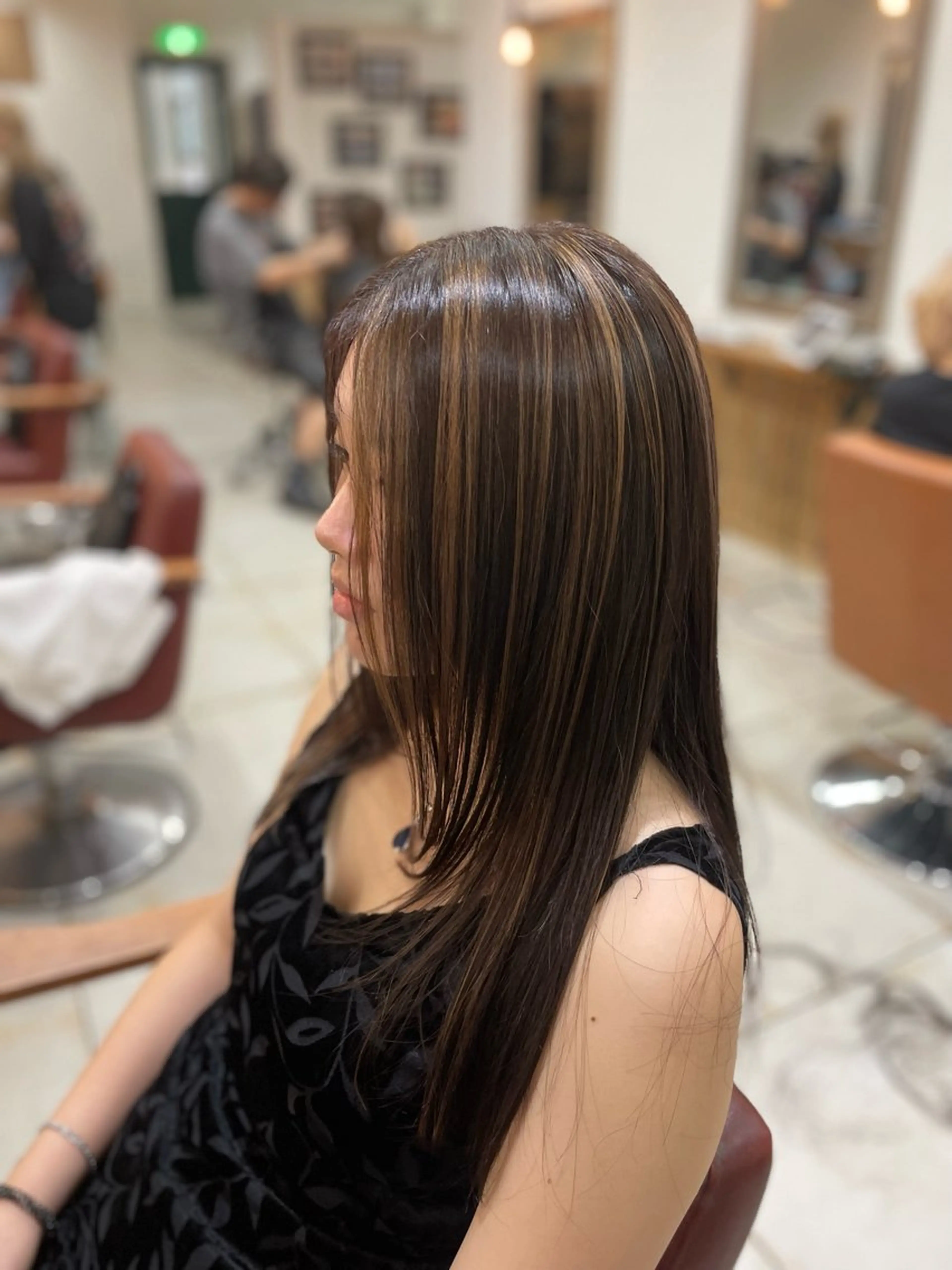 セミロング ハイライト 【外国人風スタイル】 🧡千明希のヘアスタイル