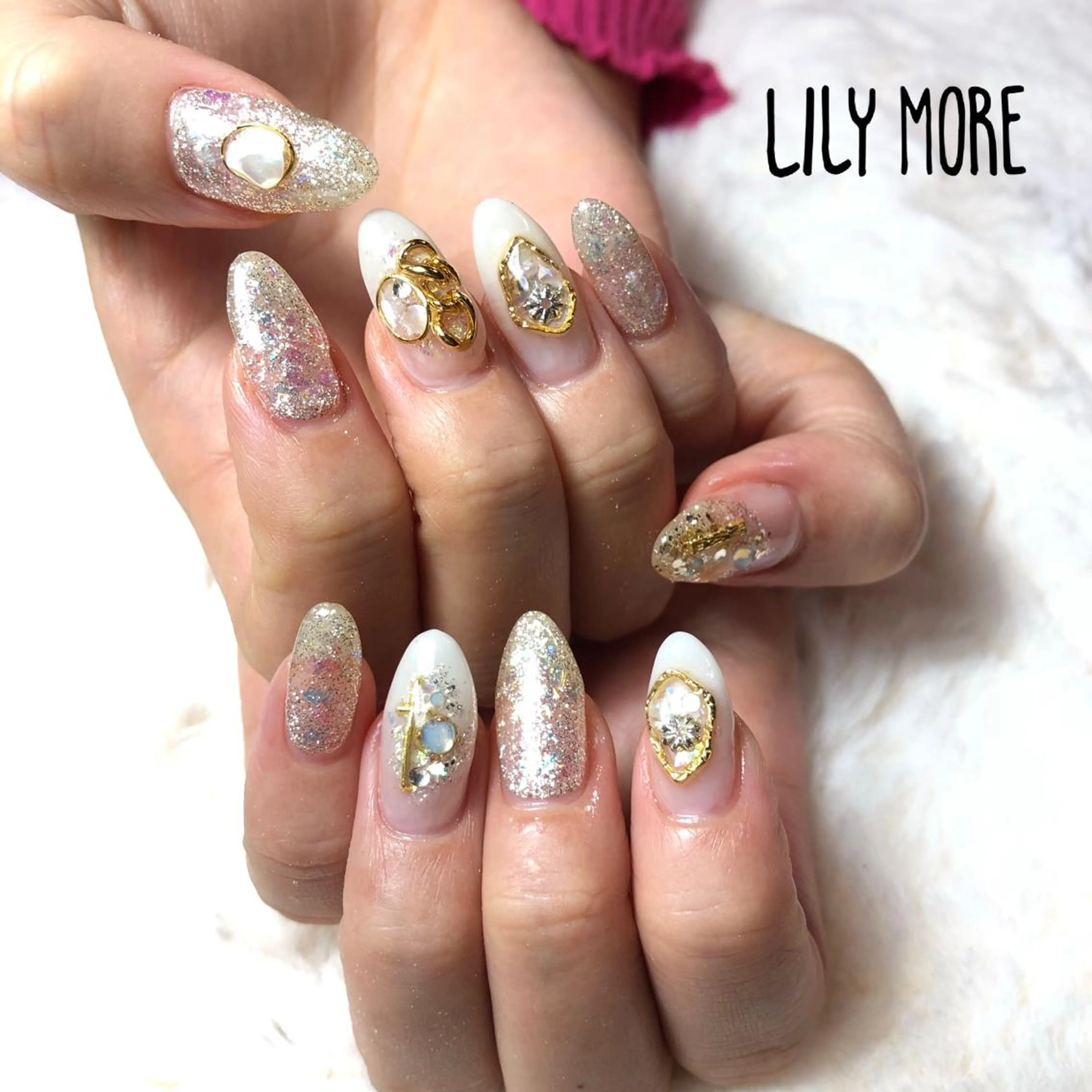 ネイル ホワイト Lily closetのネイルデザイン