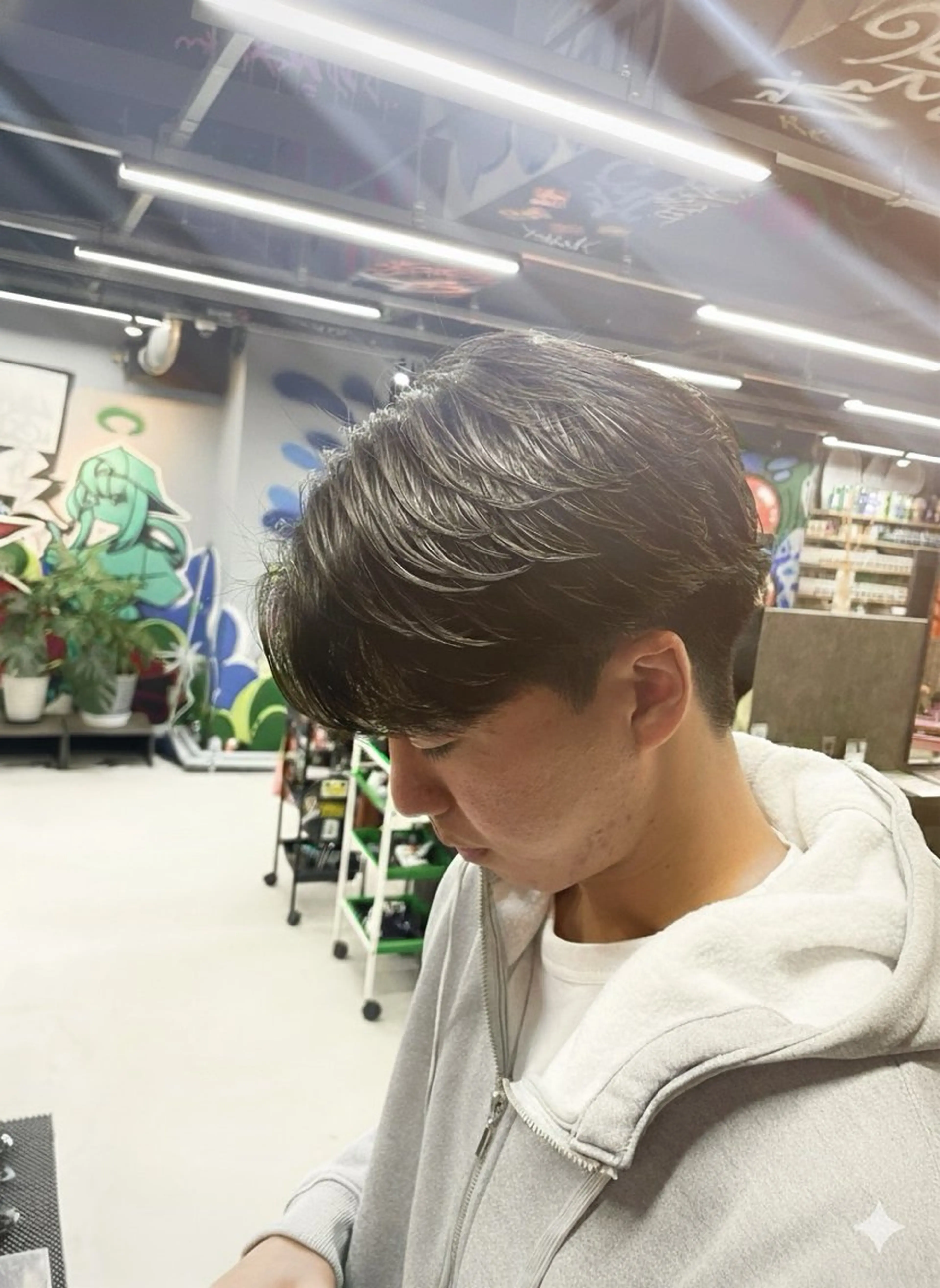 ショート パーマ メンズ カット パーマ メンズならお任せ フェザー／波巻きのヘアスタイル