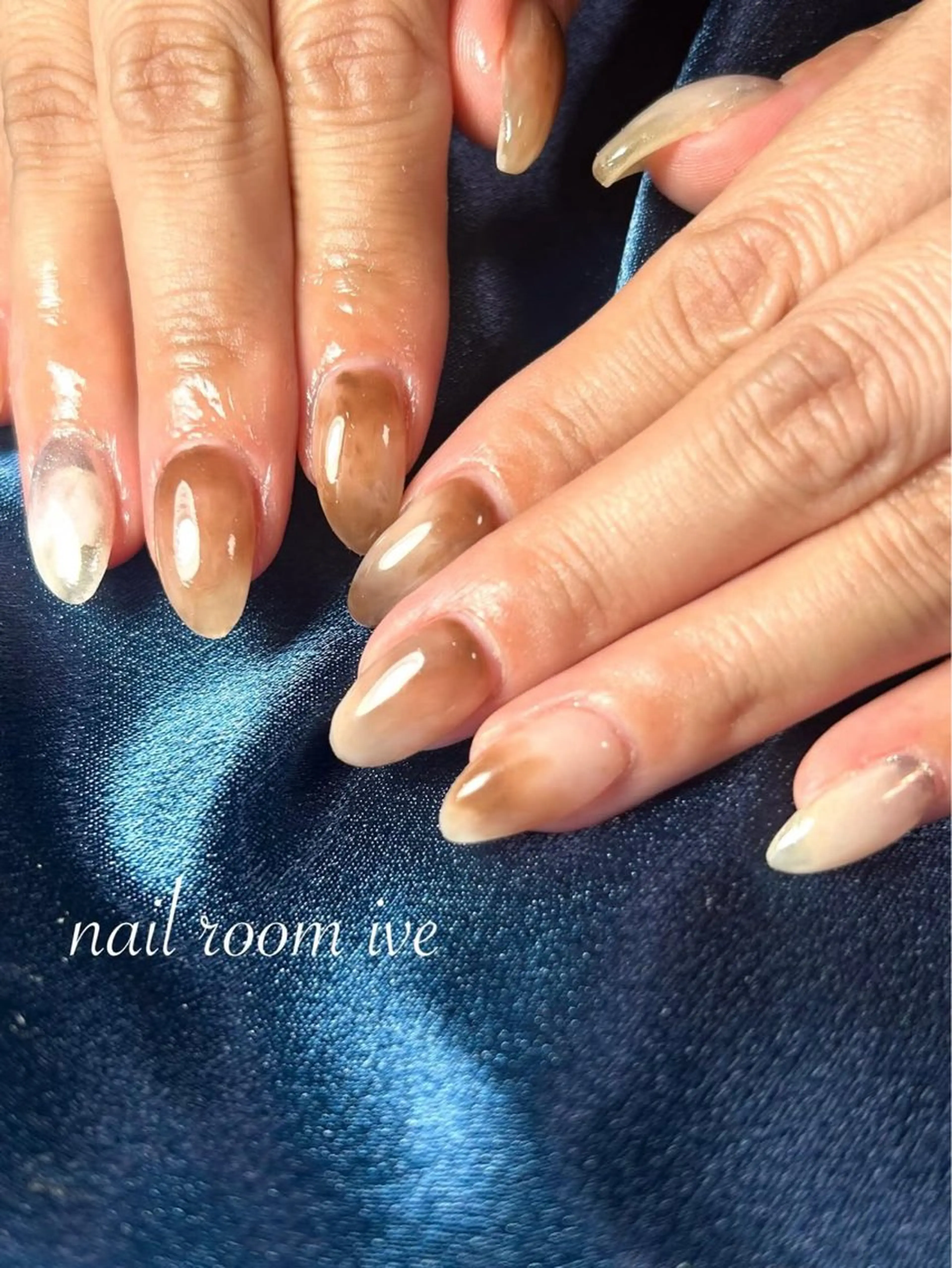 ネイル アートネイル 大理石ネイル(マーブル) ワンカラーネイル nail room IVEのネイルデザイン
