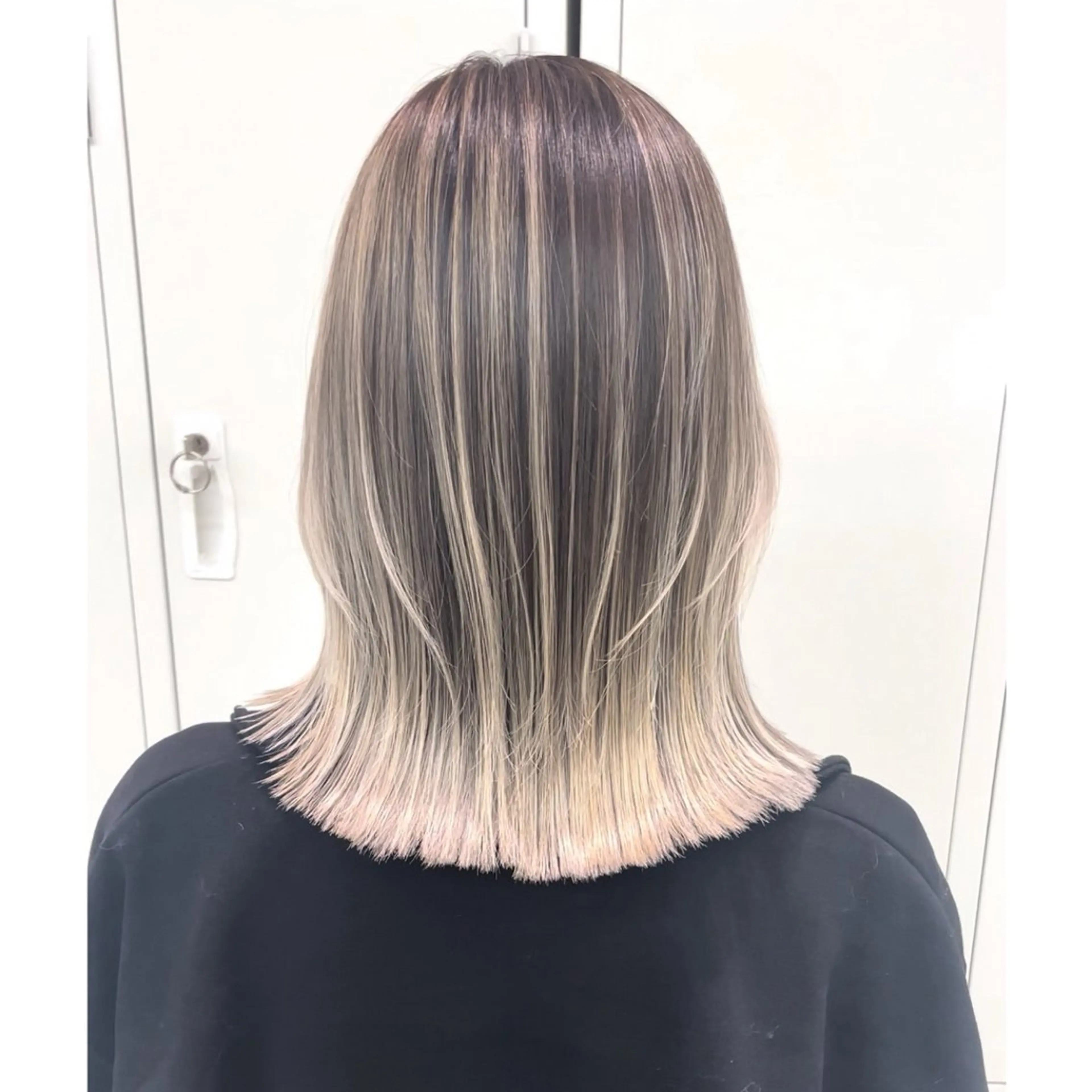 ミディアム カラー カット ヘアカラー トリートメント 奥山義進/ハイトーン /バレイヤージュのヘアスタイル