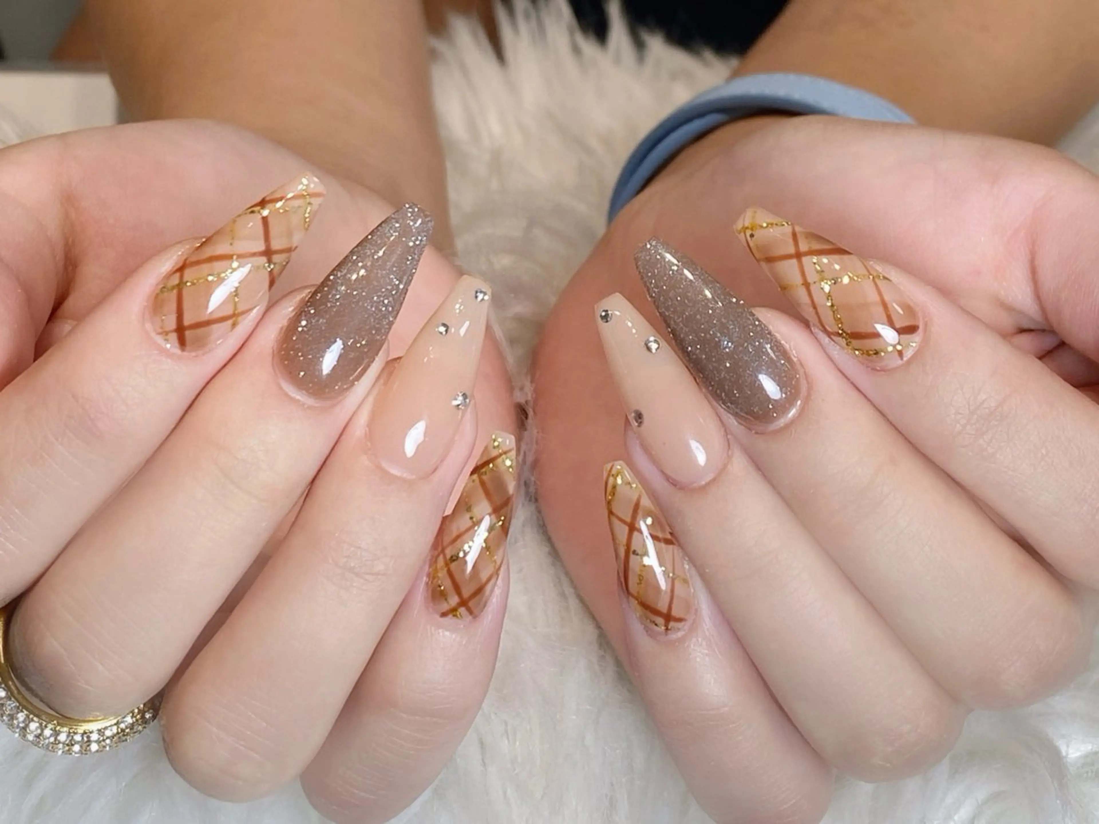 ネイル ボルドー ブラウン チークネイル ドット フットネイル ハンドネイル Julli nail所属・Julli ジュリのネイルデザイン