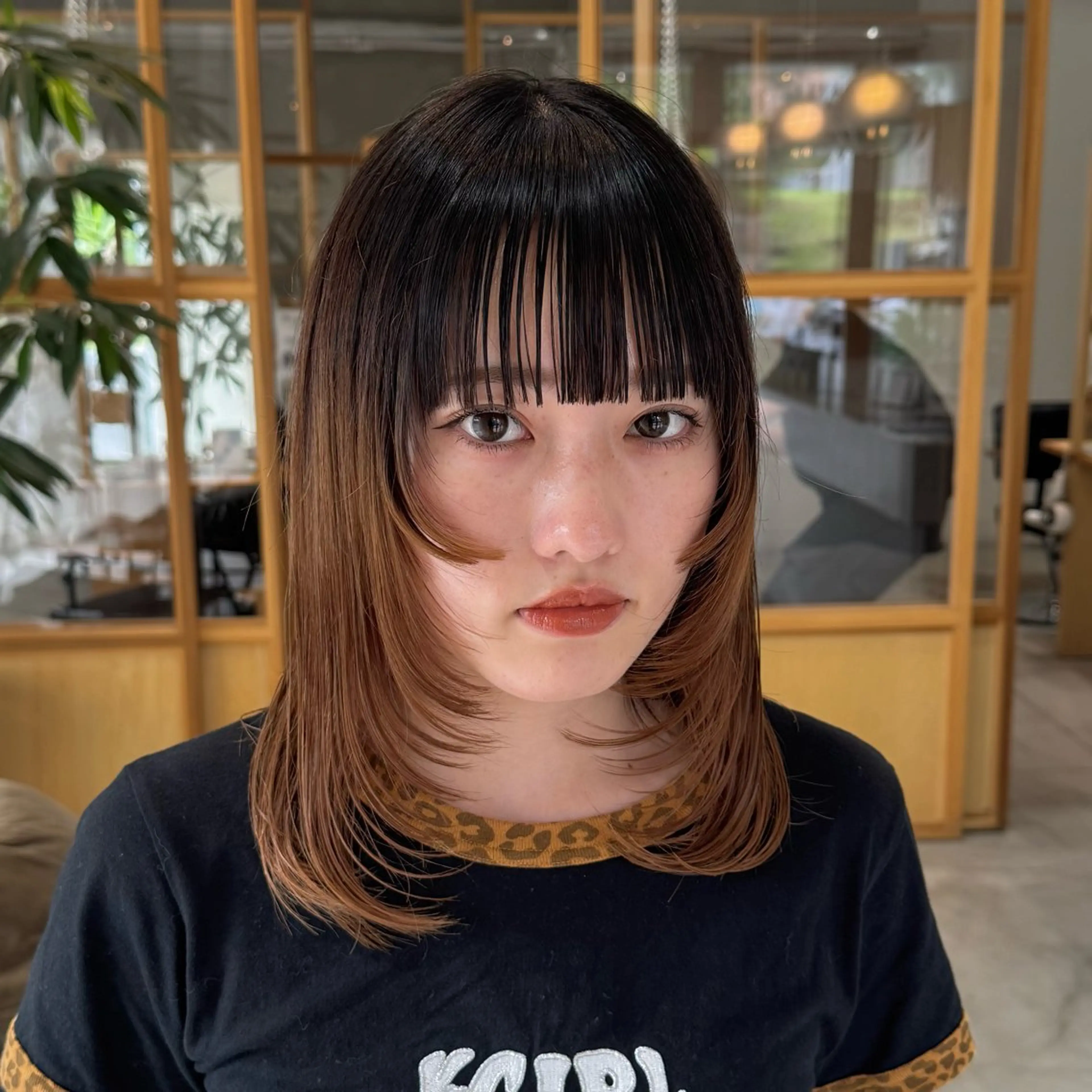 セミロング カット FERIA かりんのヘアスタイル