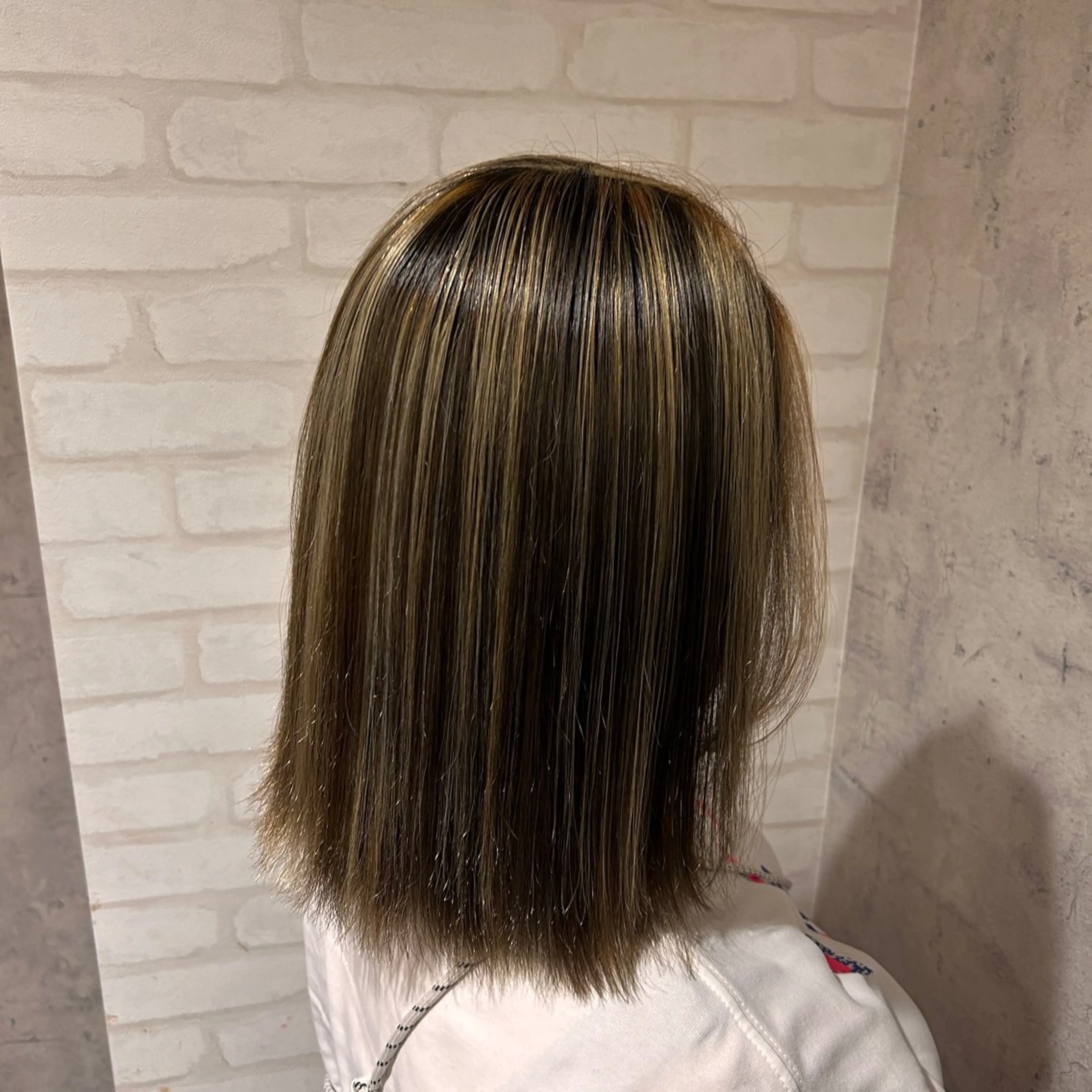ミディアム カラー ハイトーン🇰🇷 19歳美容師アリルのヘアスタイル