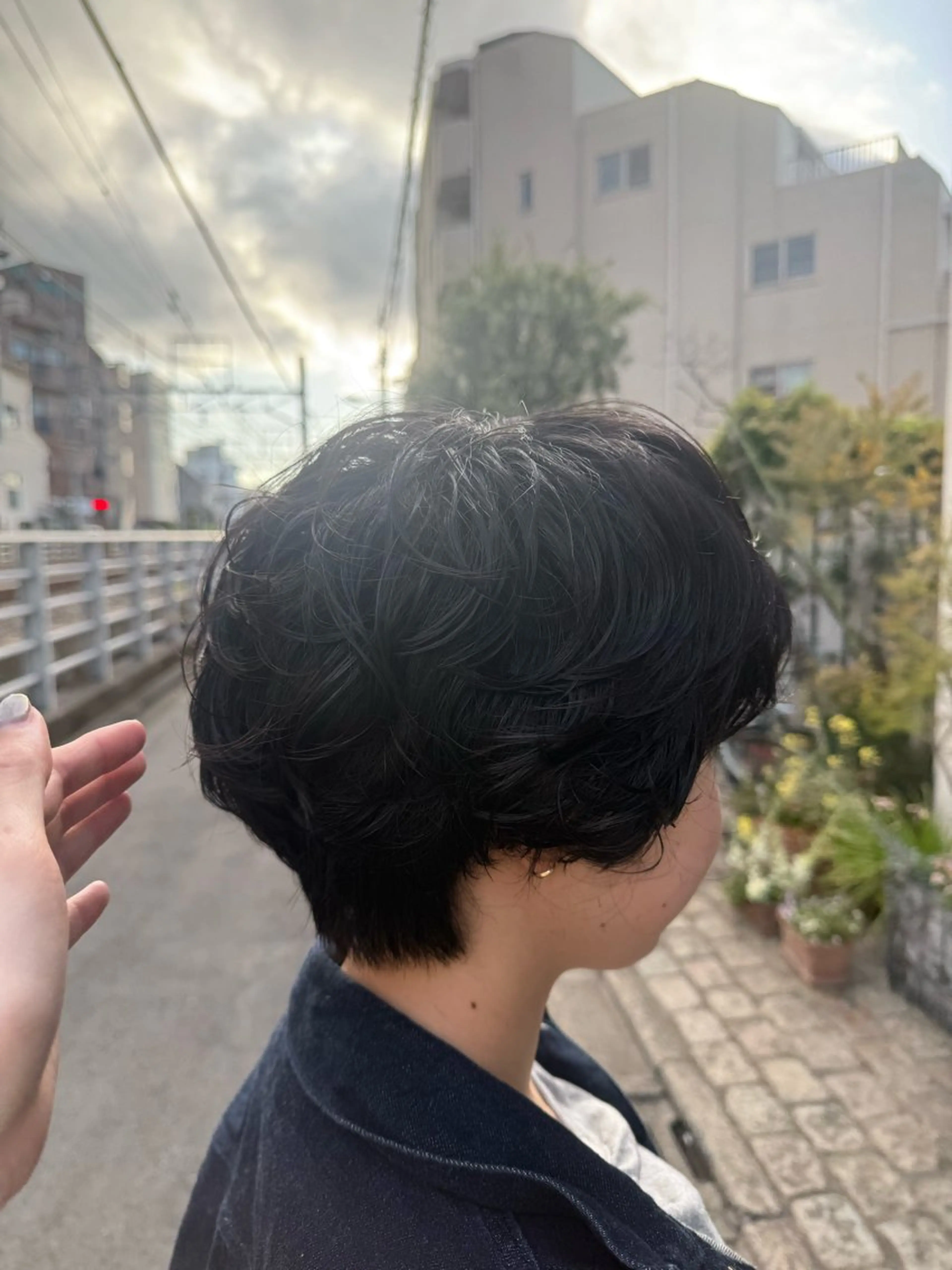 ショート パーマ カット パーマ atelier doux dimanche（アトリエ・ドゥー・ディマンシュ）所属・Fukamiレイヤー 透明感カラーのヘアスタイル