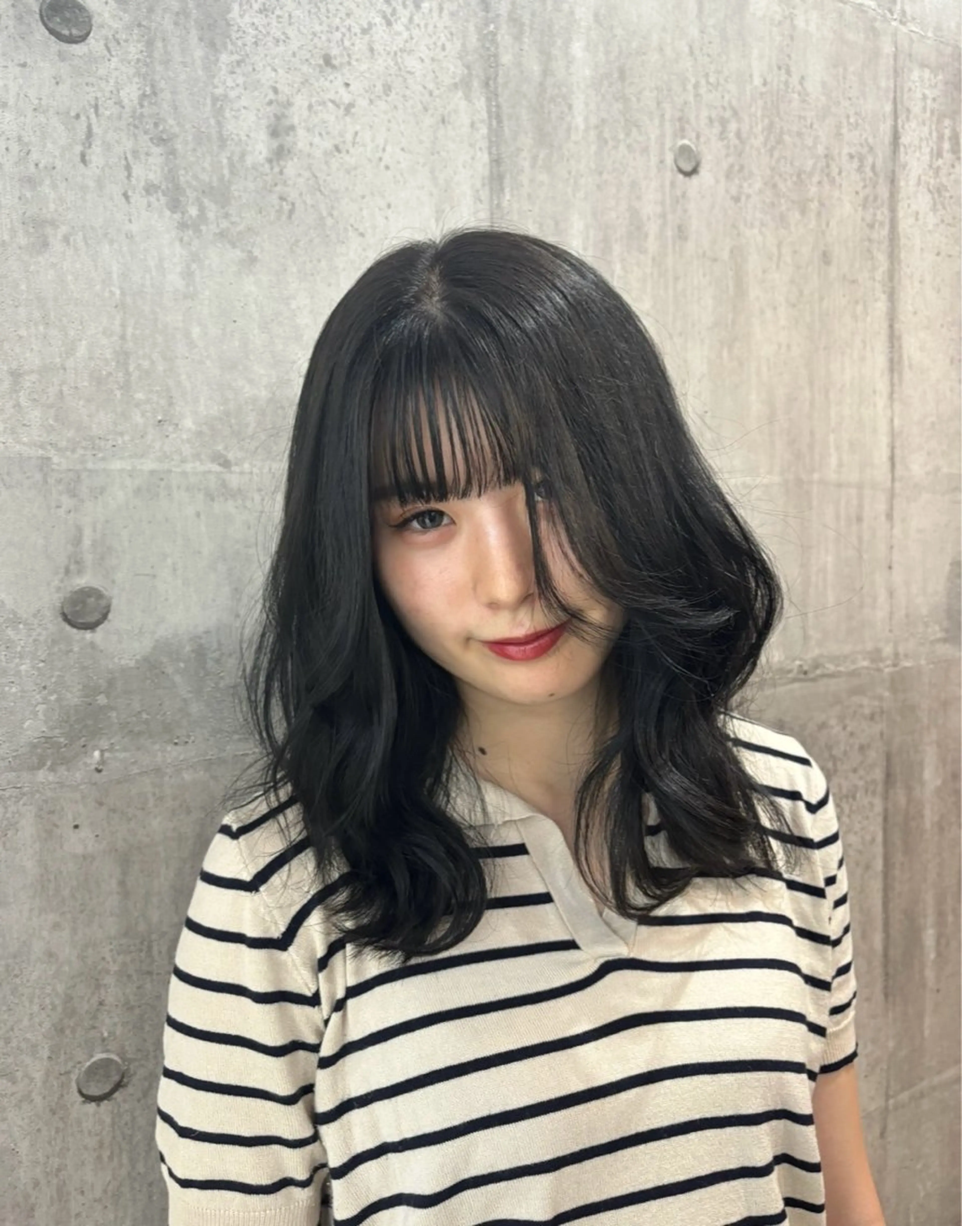 ミディアム カラー グレージュ ボブ 顔周りカット ヘアカラー enrich / キタガワ カノンのヘアスタイル