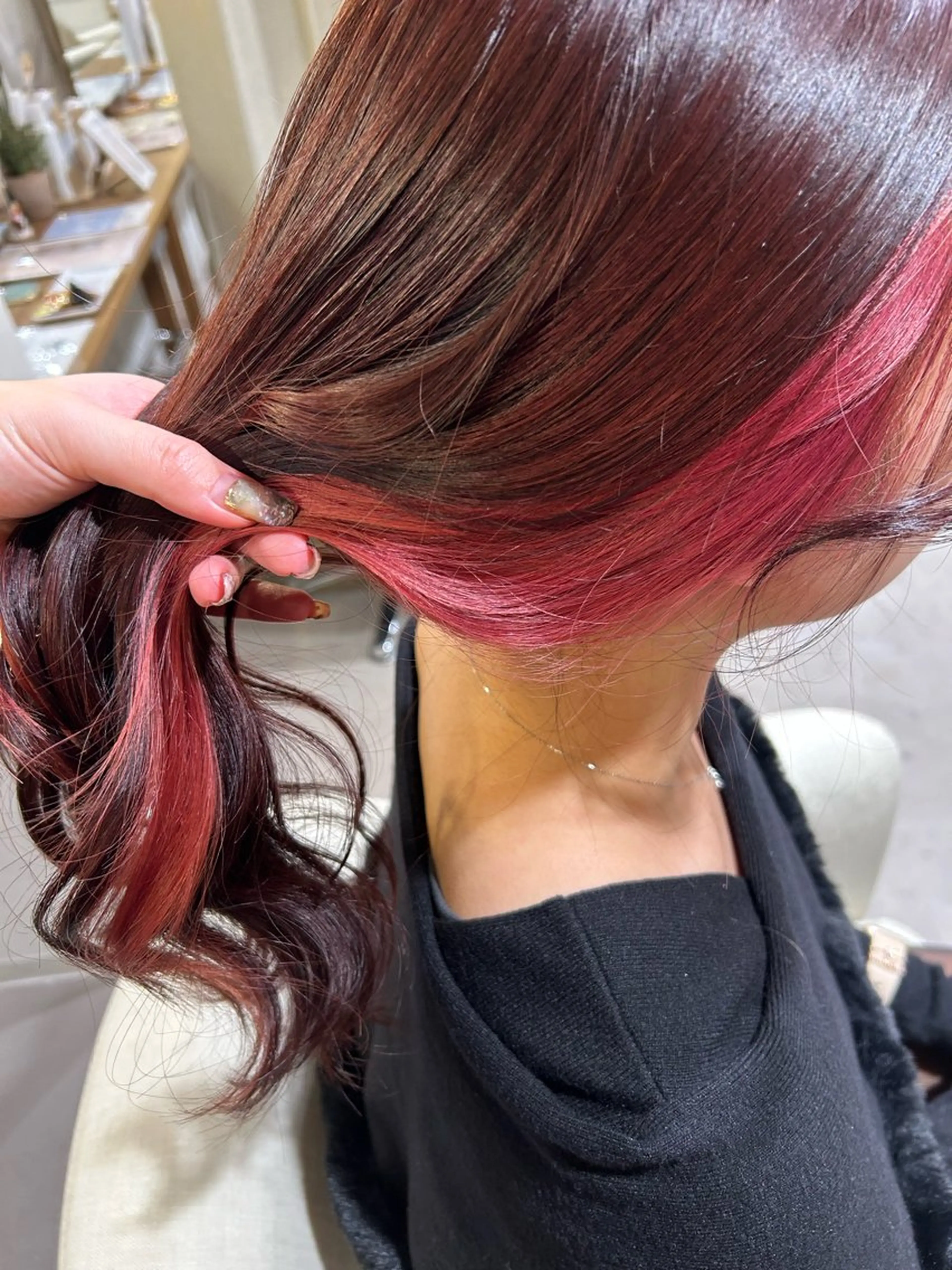 ロング カラー shu ブラウンピンクカラーのヘアスタイル