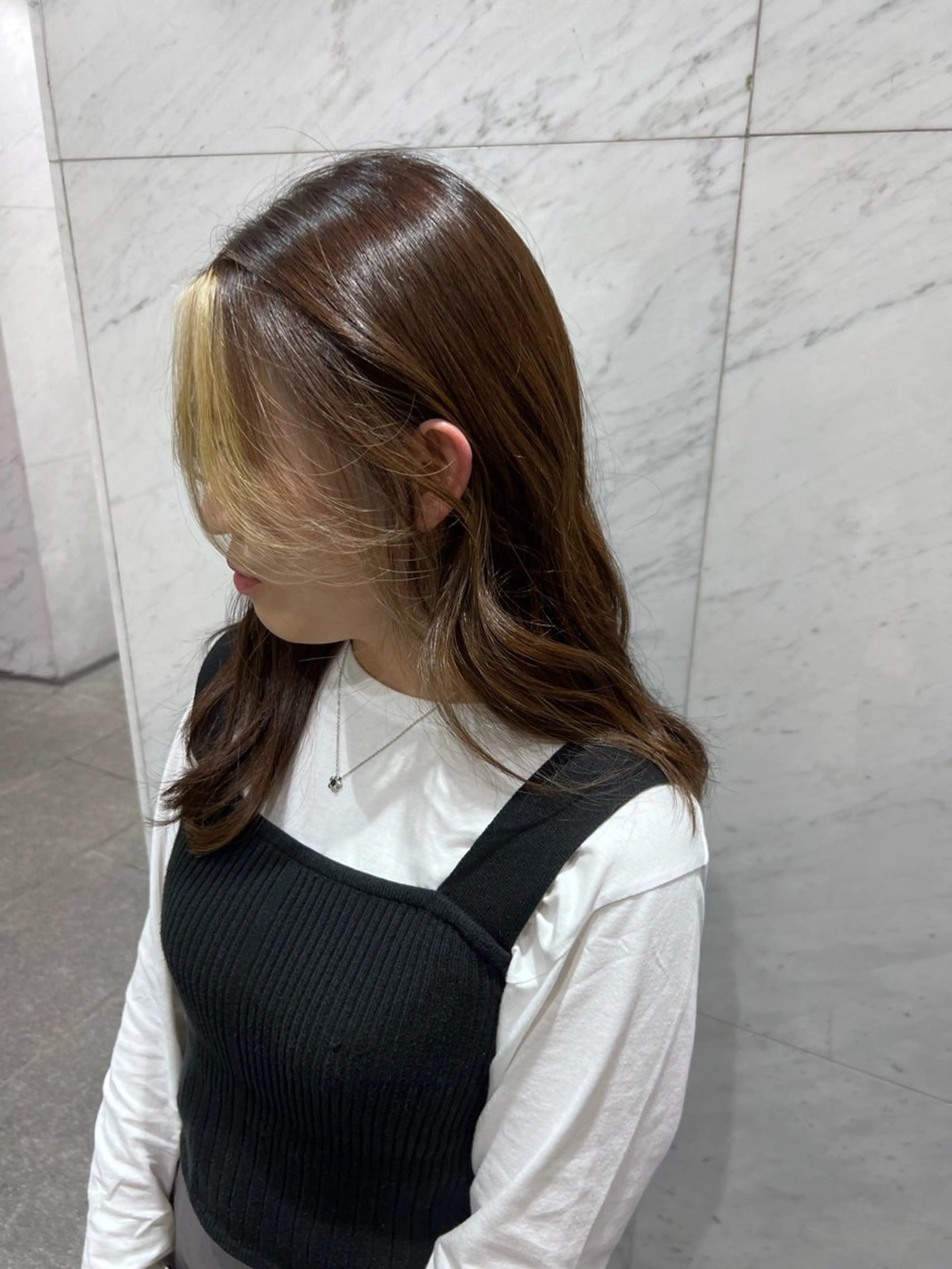 セミロング カラー ミストバング ブロンド  フェイスフレーミング カット ヘアカラー トリートメント Bei Licoldo.Atole  ベイリコルド アトリ所属・ブリーチ、縮毛 髪質改善　宮城一真のヘアスタイル