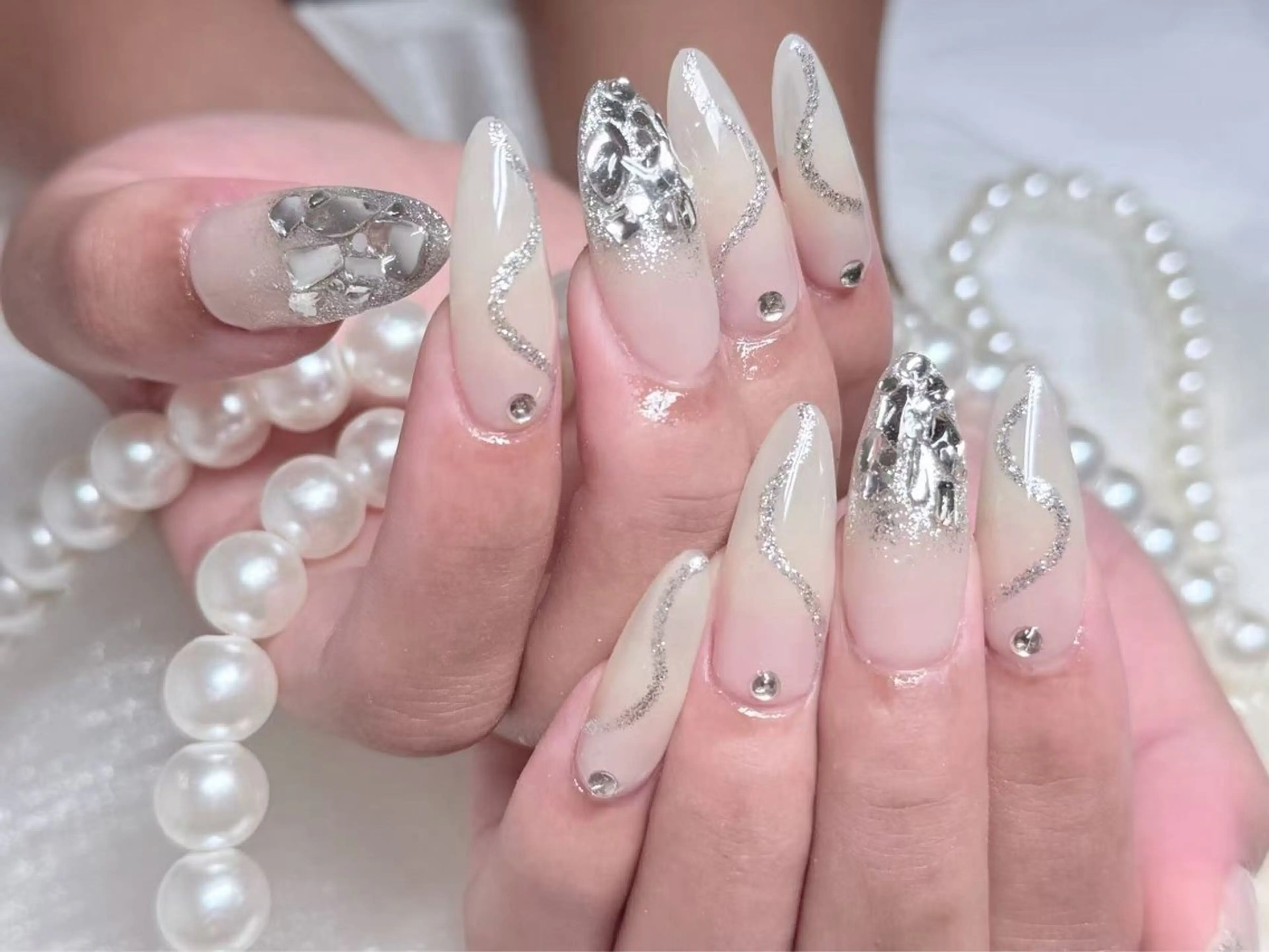 ネイル アートネイル クリアネイル 成人式 長さ出し フラッシュネイル 💫KASUMI 💅のネイルデザイン