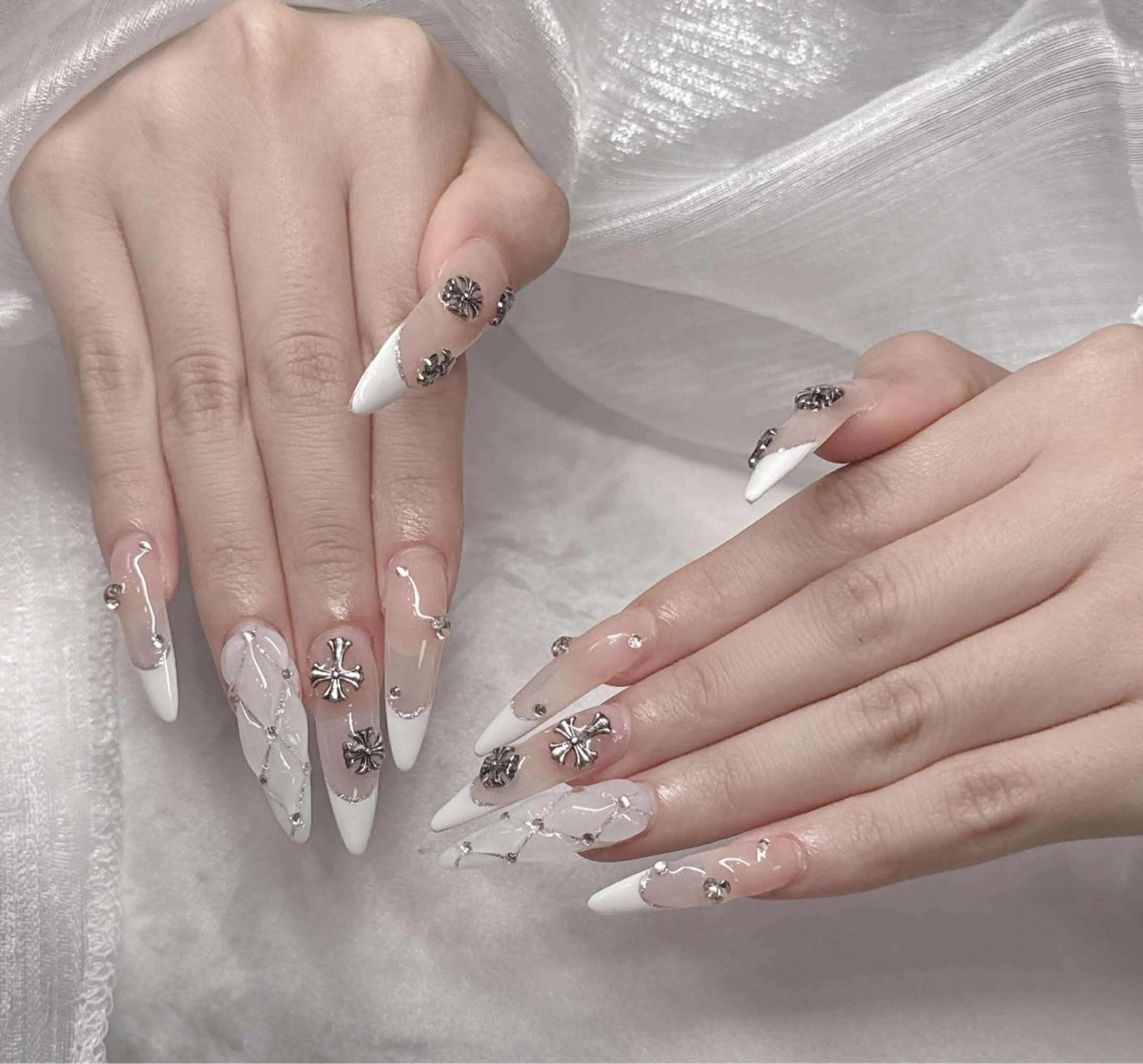 ネイル 長さ出し グラデーション 卒業式 キラキラネイル マグネットネイル ハンドネイル Lee Nailsのネイルデザイン