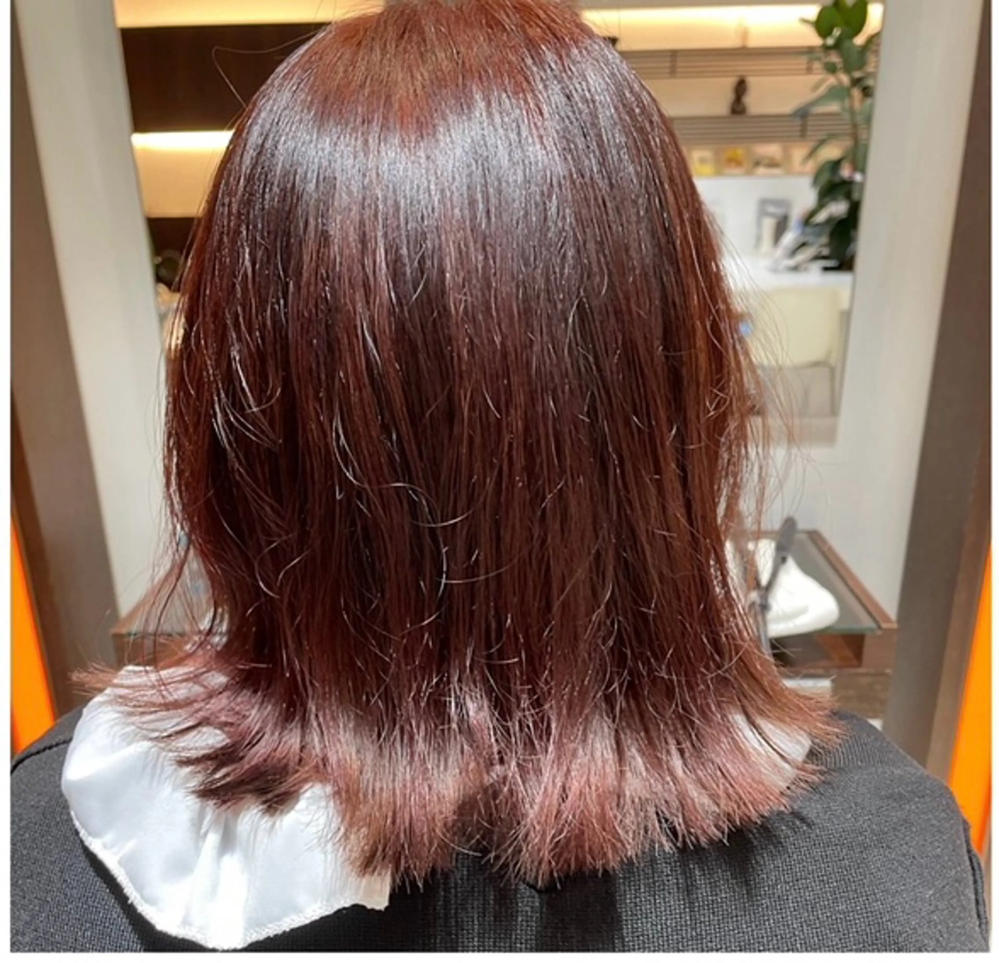 ミディアム カラー 外ハネヘア カット ヘアカラー WACHI AYATOのヘアスタイル