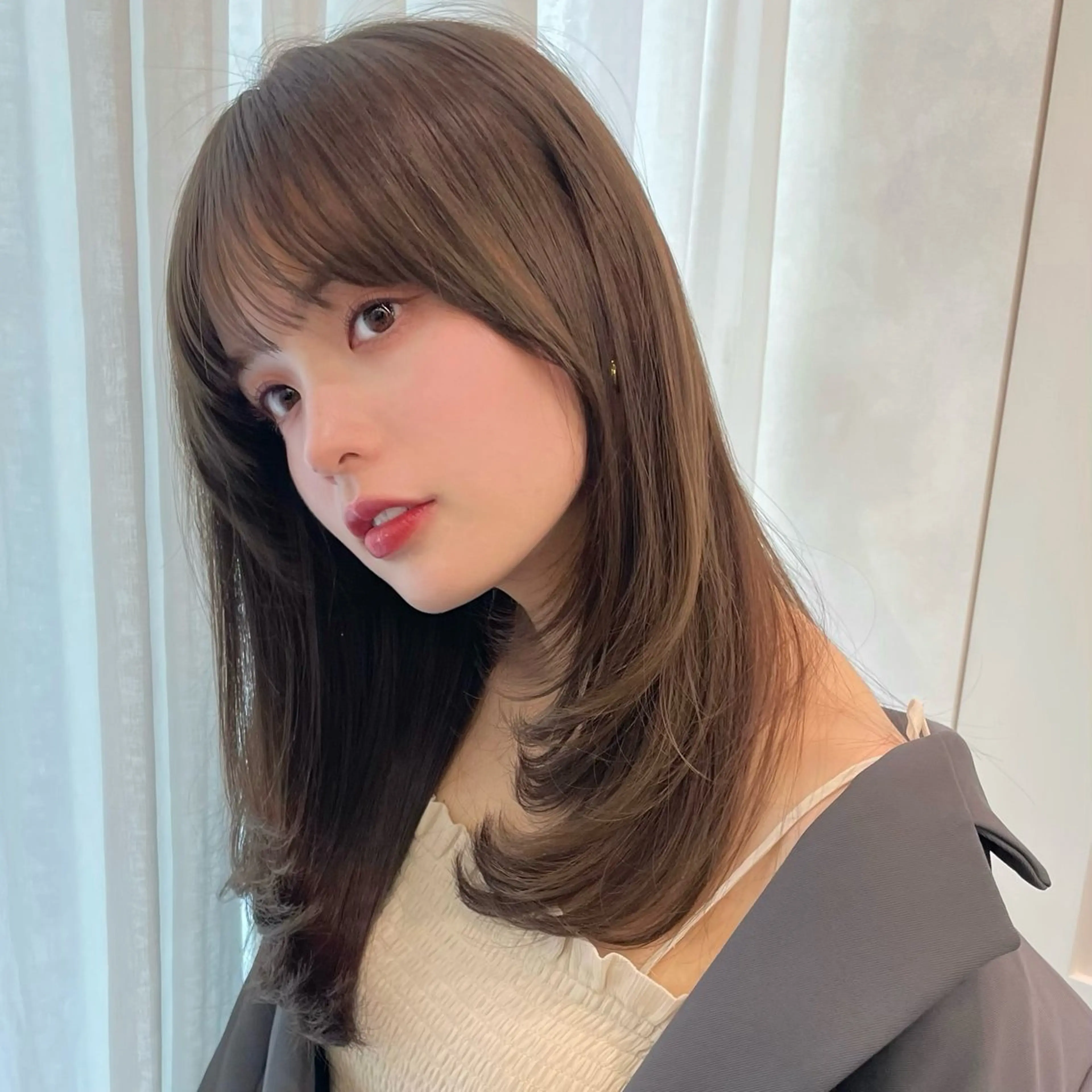 セミロング 無料カットモデル/ センターパート/横浜のヘアスタイル