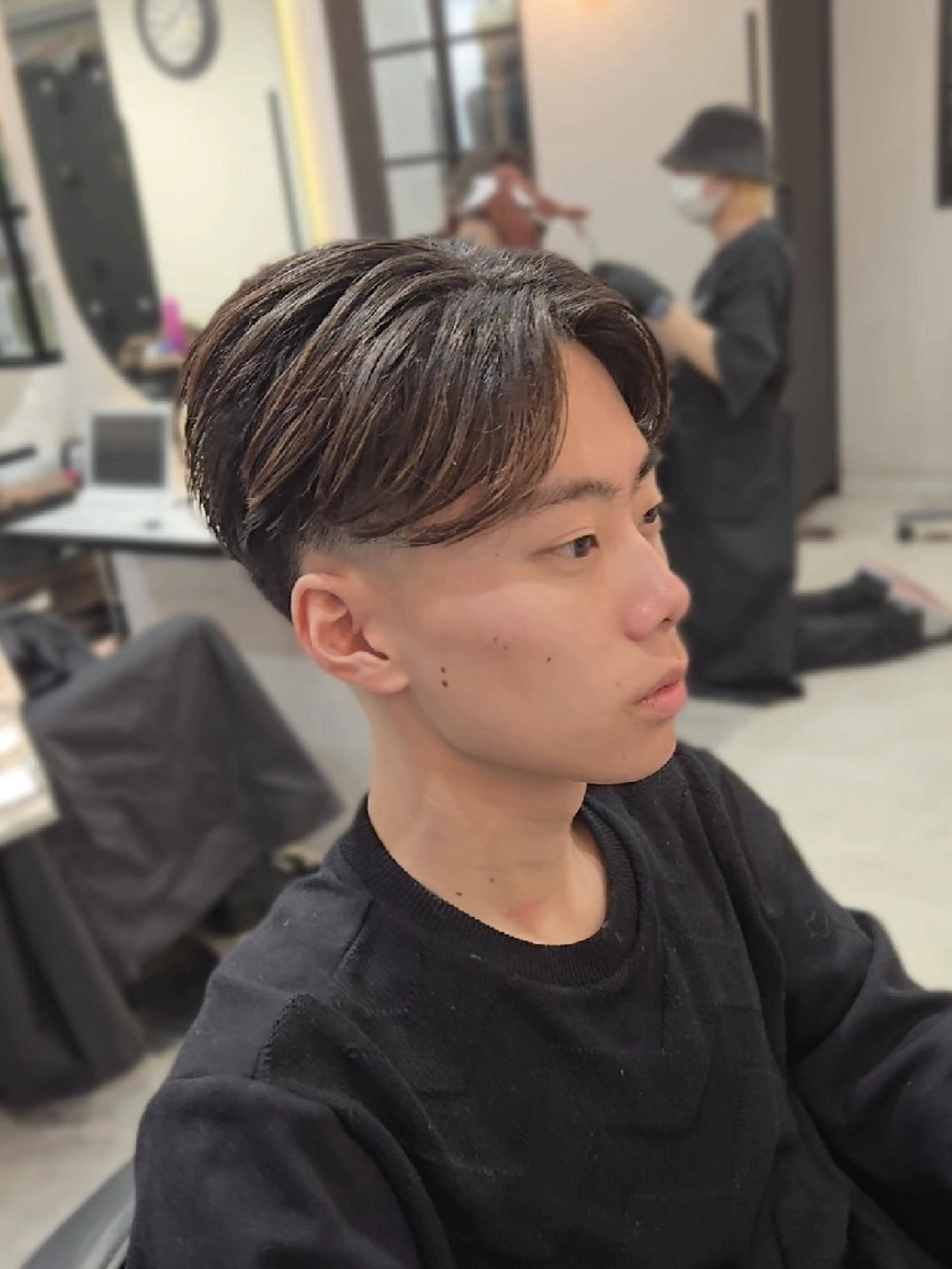 メンズ ミディアム センターパート フェードカット 刈り上げ カット ヘアセット Lapis 名古屋駅前店所属・LEN名古屋/パーマ メンズ特化美容師のヘアスタイル