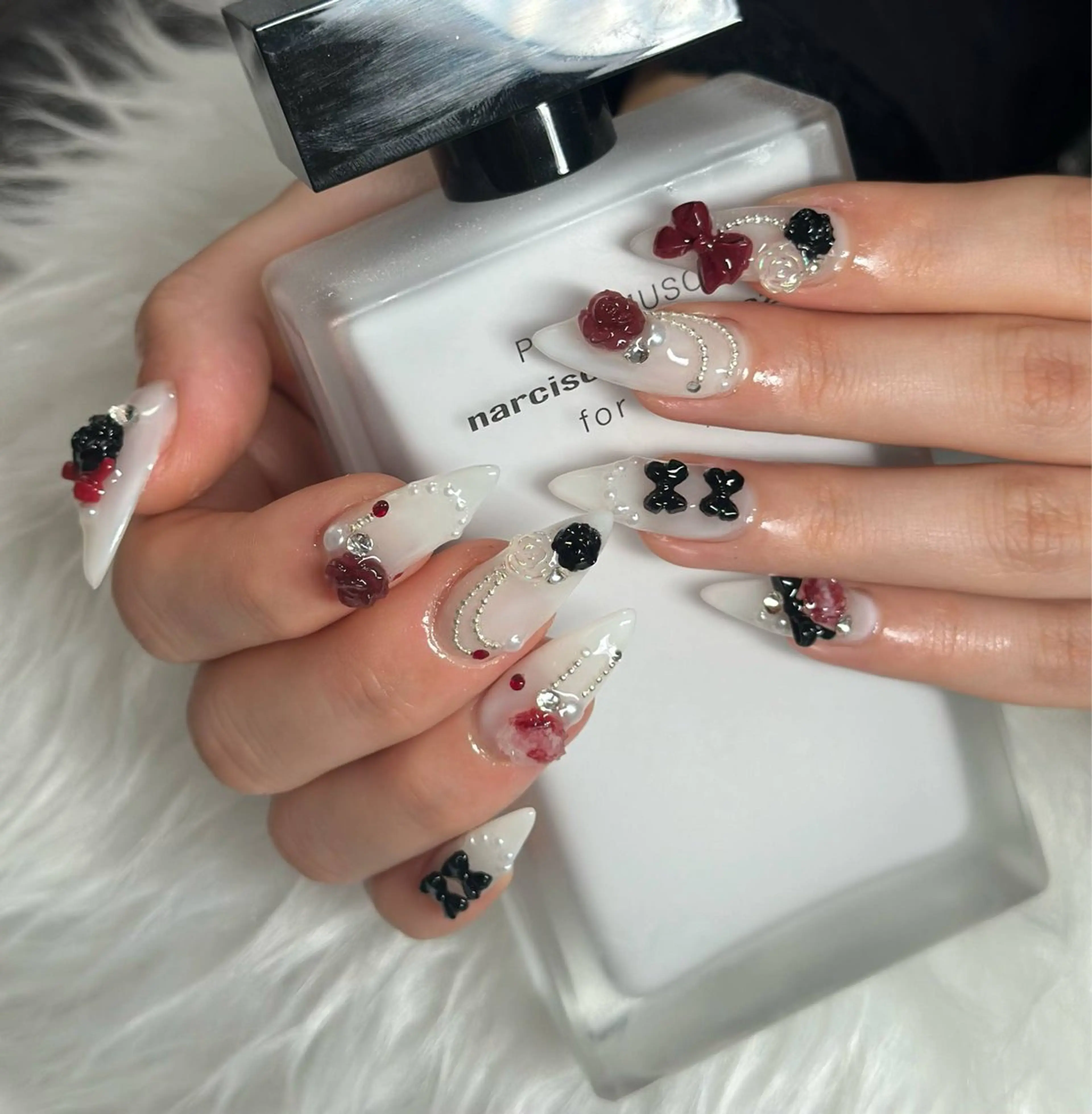 ネイル オーロラネイル フレンチネイル ジェルネイル ハロウィン キラキラネイル ハンドネイル H.baby Nail Salonのネイルデザイン