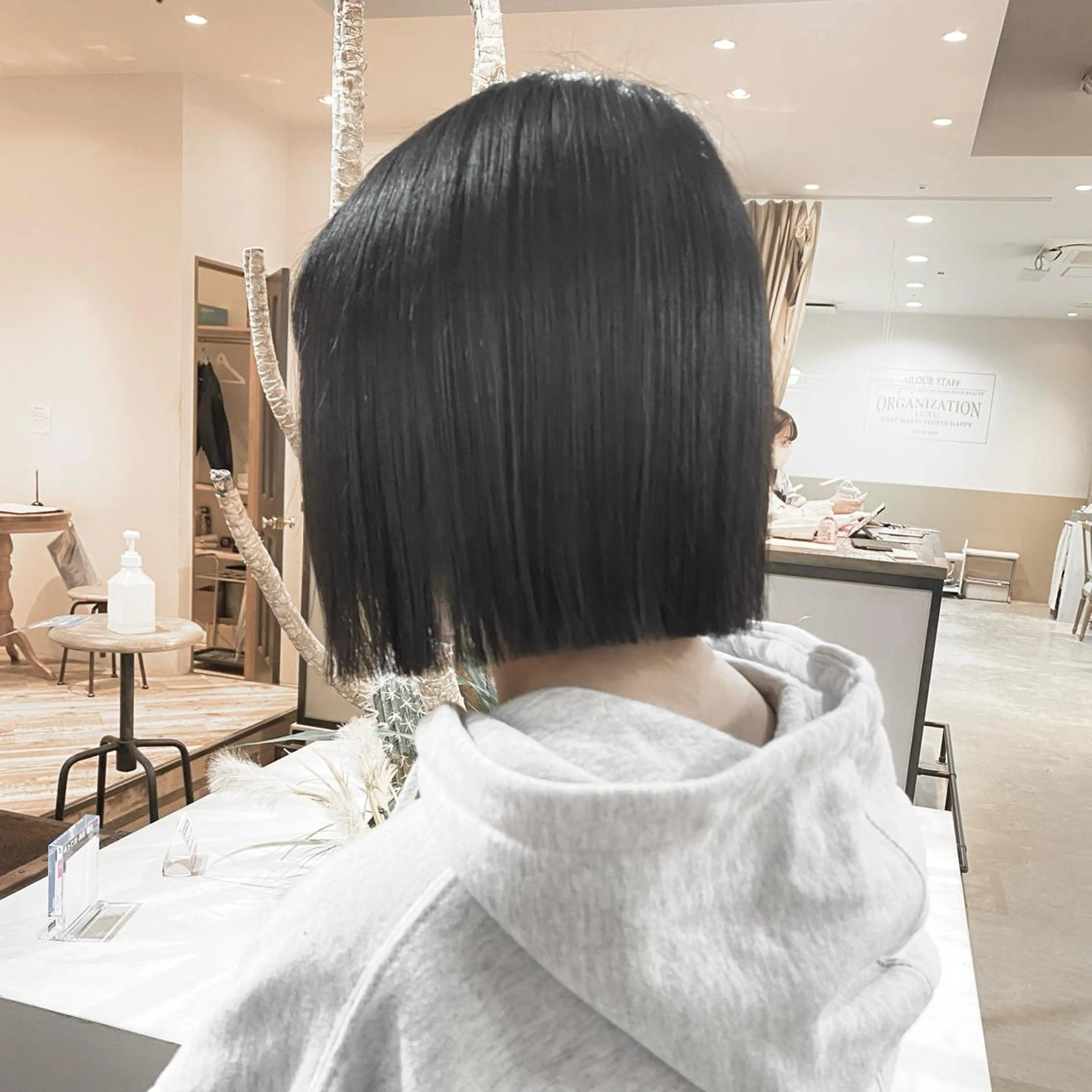 ミディアム 切りっぱなしボブ ボブ lolonois梅田 髪質改善✨愛一郎のヘアスタイル