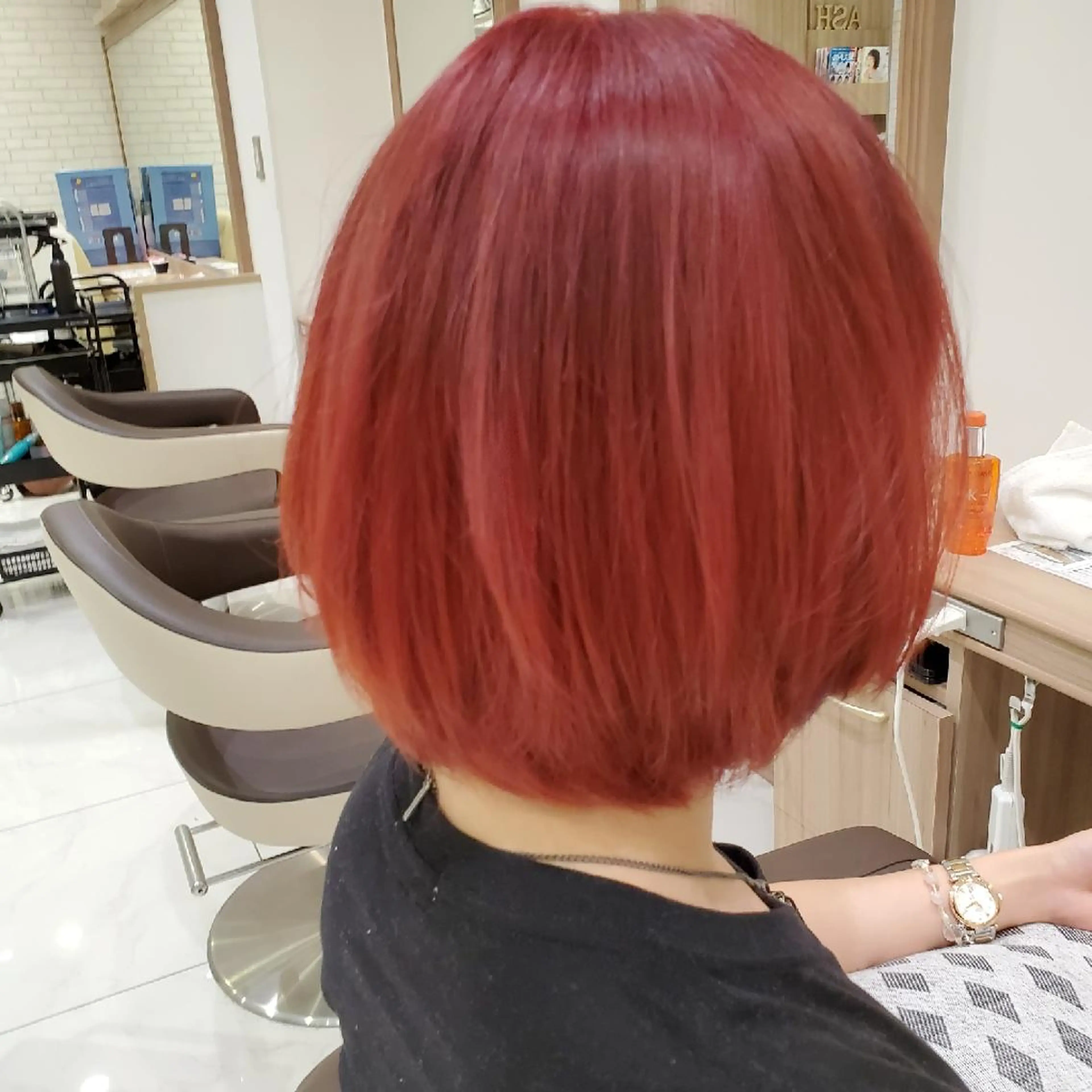 ミディアム カラー ブリーチ レッドカラー 中村 和貴のヘアスタイル