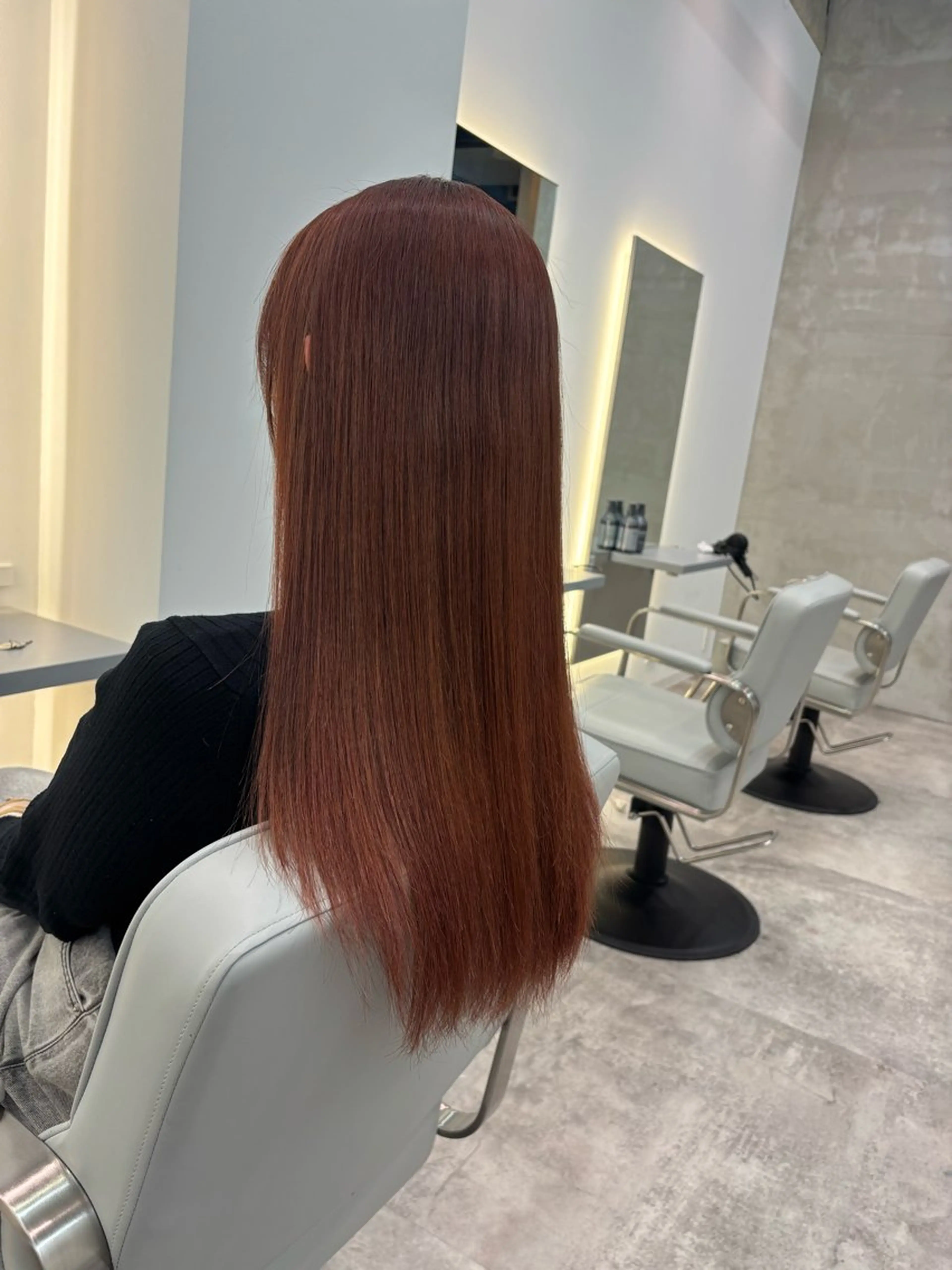 セミロング ヘアカラー 艶髪ストレート🫶 AYANAのヘアスタイル