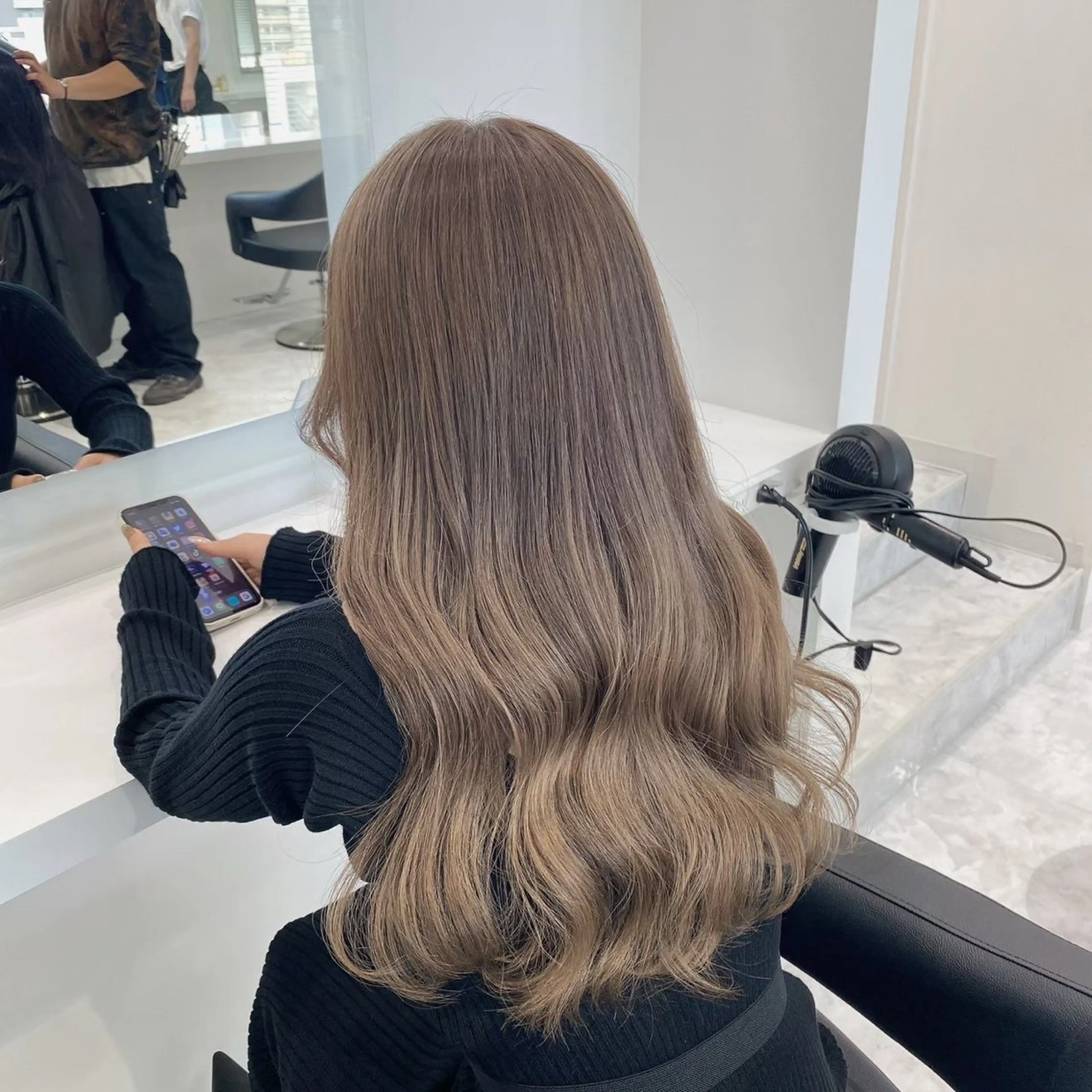 セミロング 透明感くすみカラー 🩶カナタ🩶のヘアスタイル