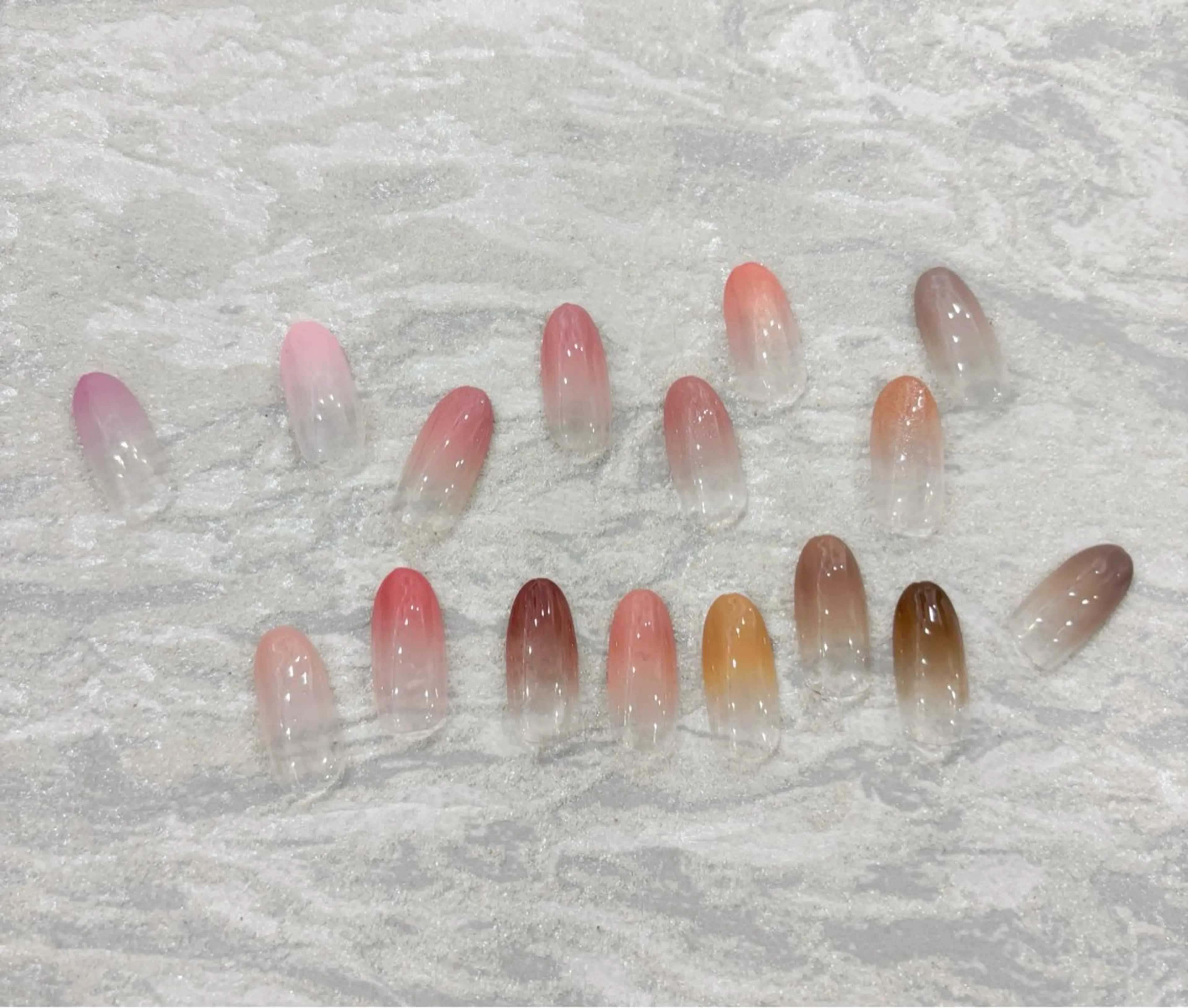 ハンド)カラーグラデーション/オフ込み🍒ネイルモデル募集中💅🏻の写真