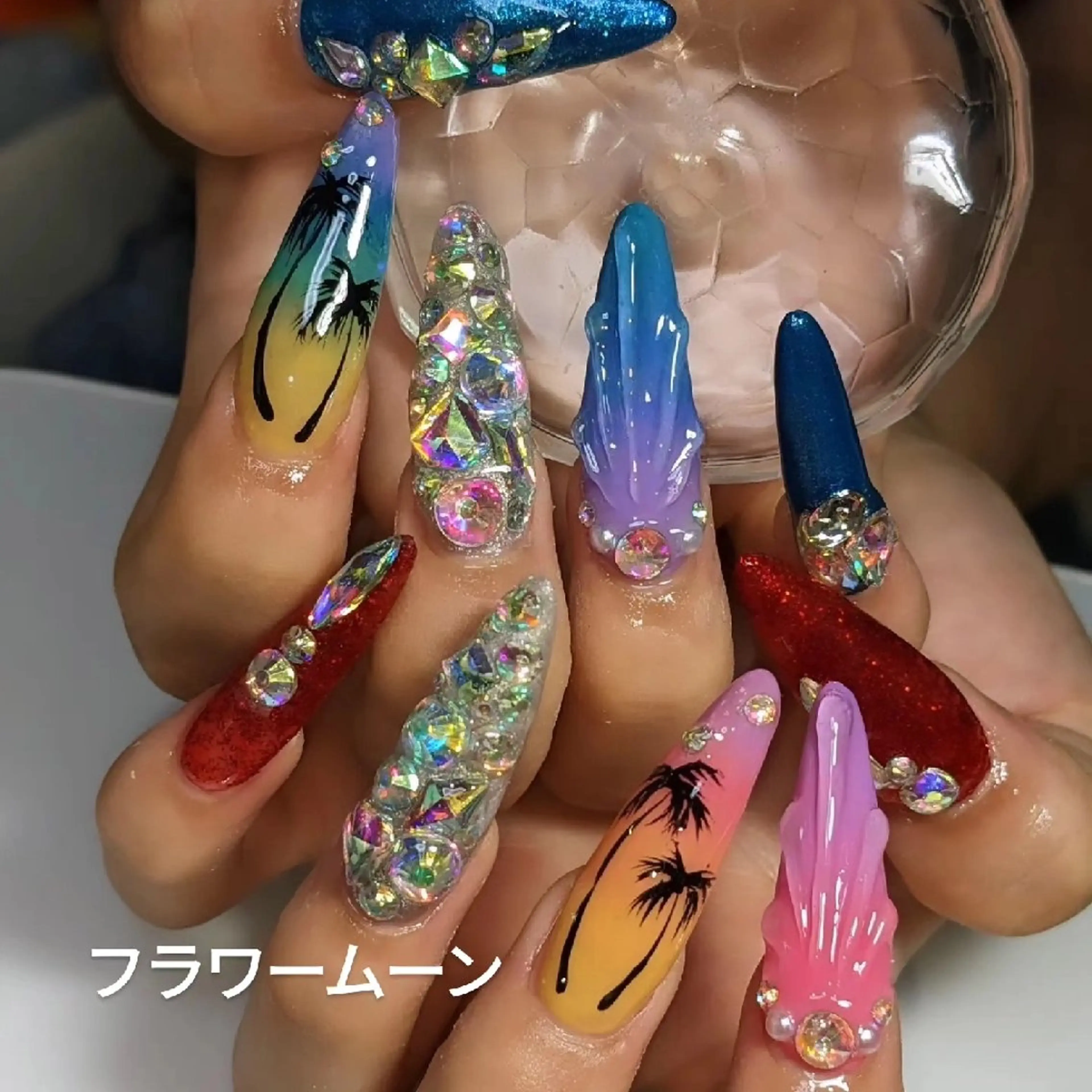 ネイル 夏ネイル ハンドネイル ハンドケア フラワー ムーンのネイルデザイン