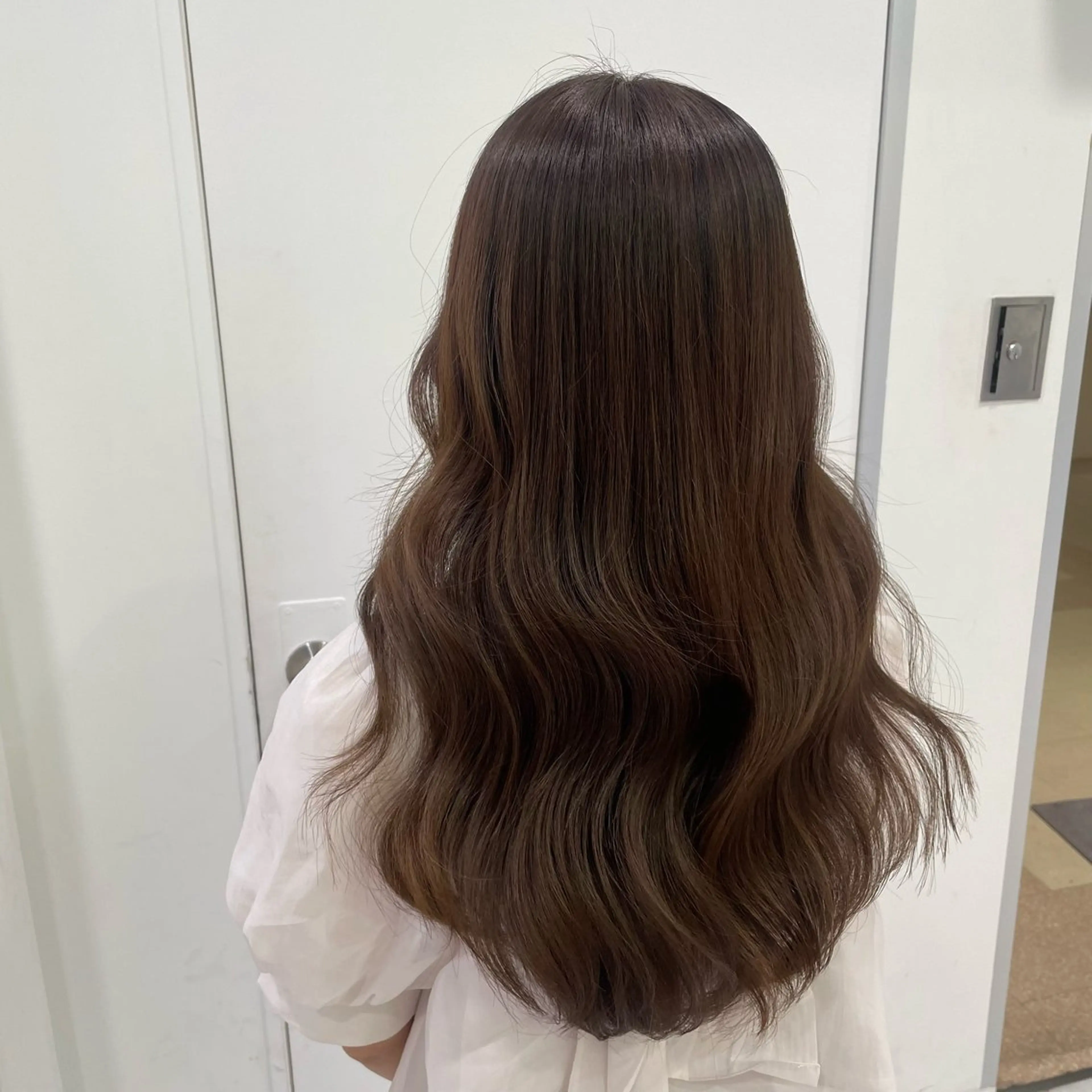 セミロング カラー ヘアカラー トリートメント ヘッドスパ ヘアセット 大人っぽ♡上品な暖色 ♡ブリーチなし♡のヘアスタイル