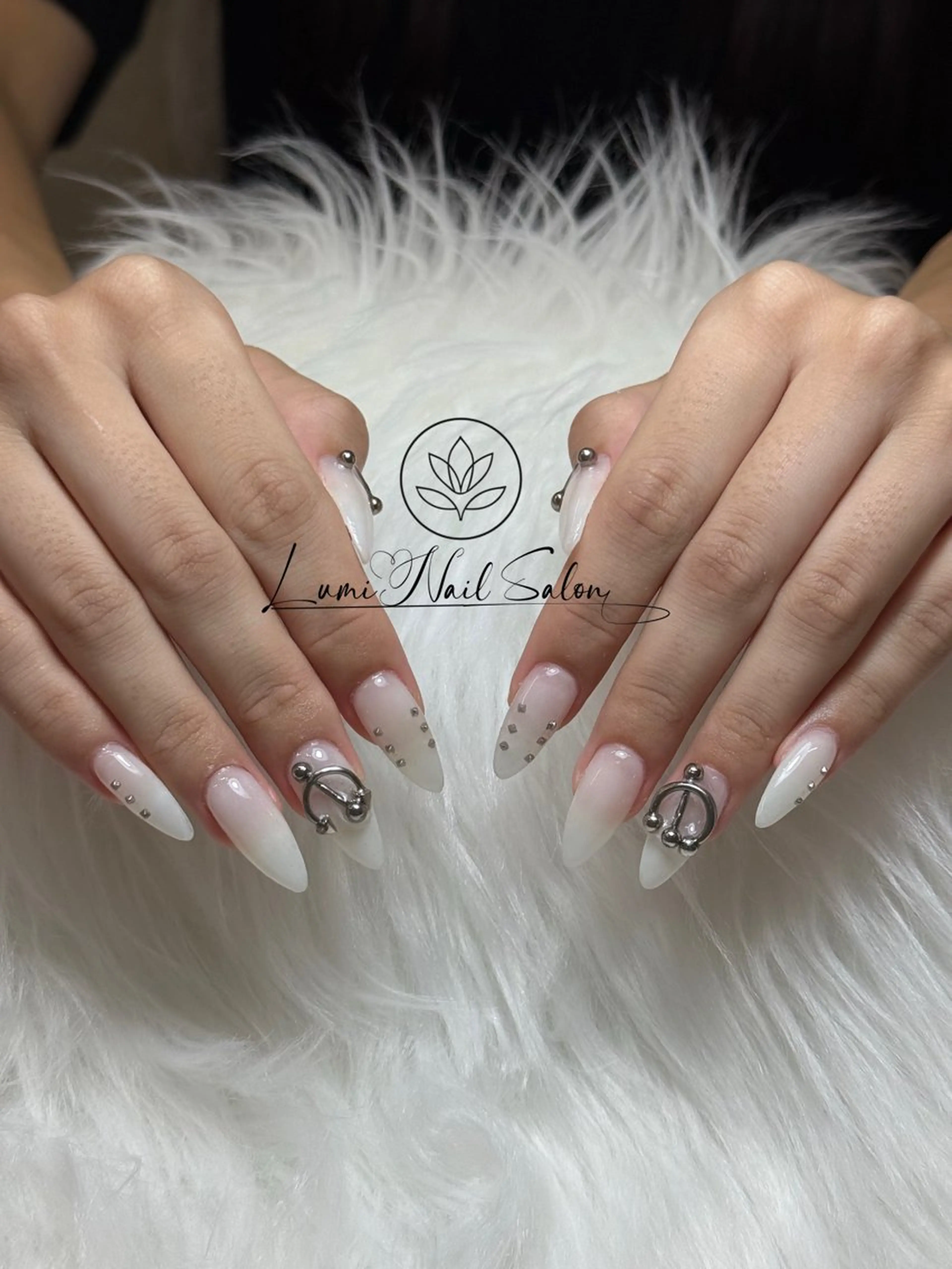 ネイル オーロラネイル チークネイル フットネイル フレンチネイル 韓国ネイル ハンドネイル Lumi Nailのネイルデザイン