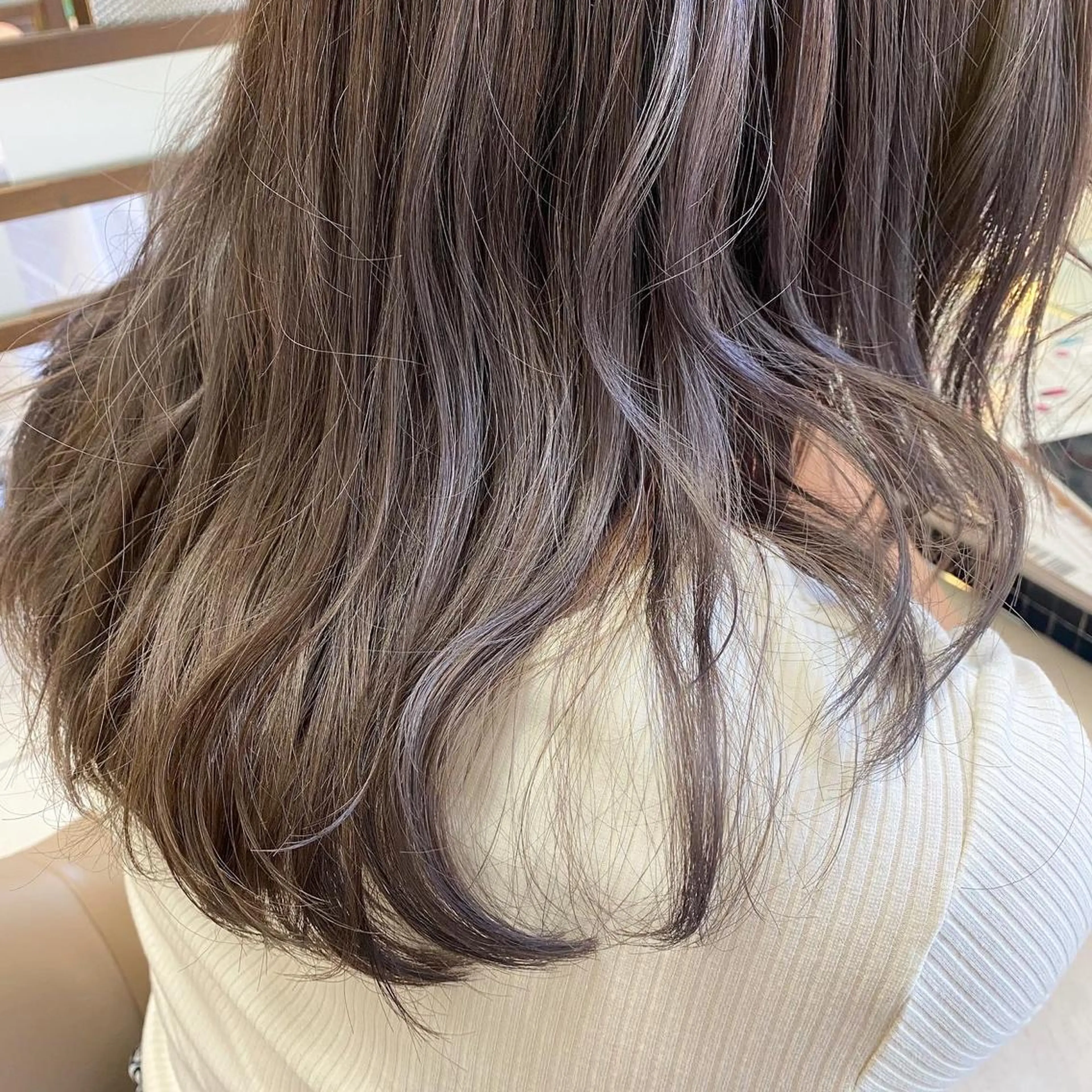 ミディアム カラー シールエクステ✨️韓 国羽エクステ🪽和希のヘアスタイル