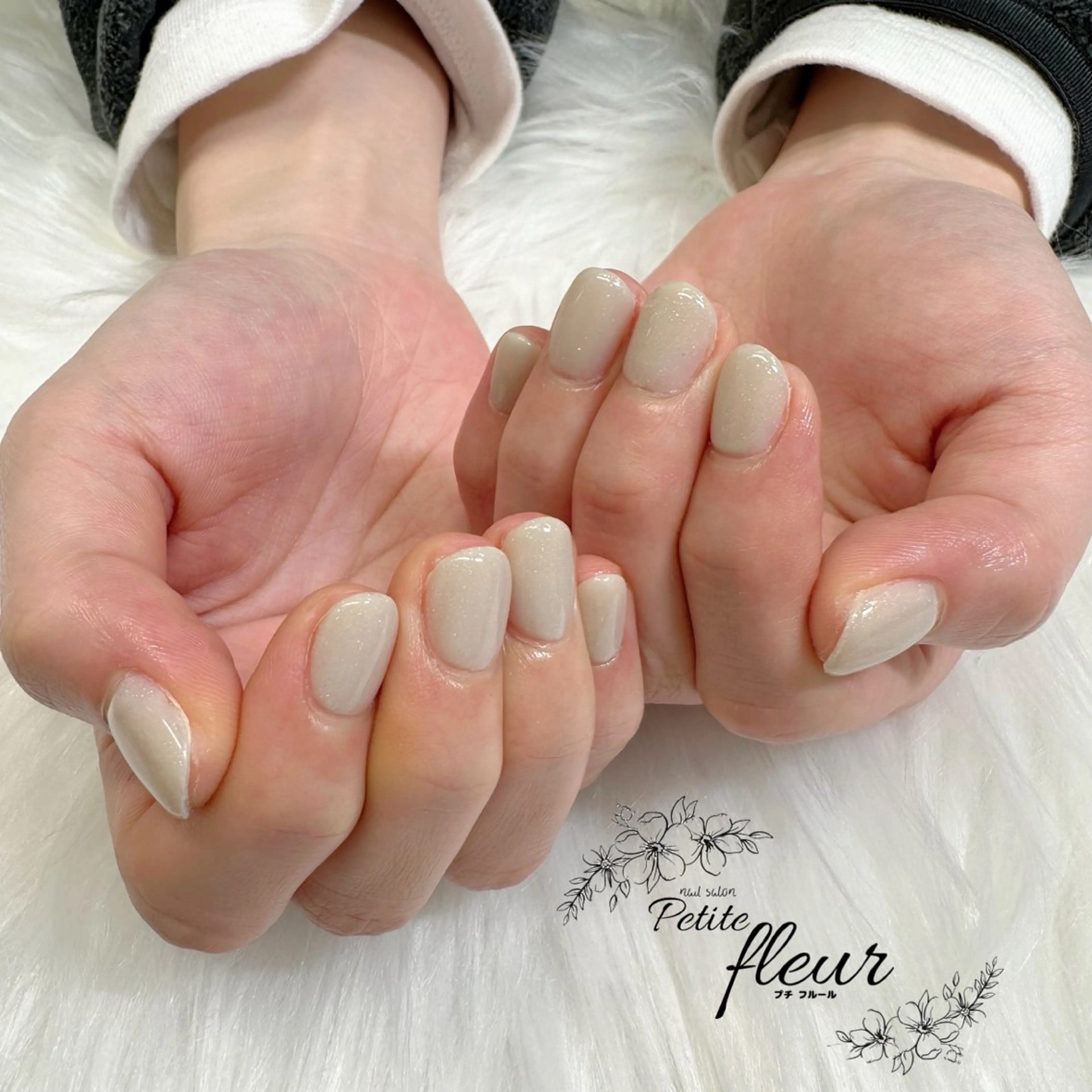 ネイル ラメ(グリッター) ワンカラーネイル ピスタチオネイル ハンドネイル ❁⃘*。Petite fleur❁⃘*りさのネイルデザイン