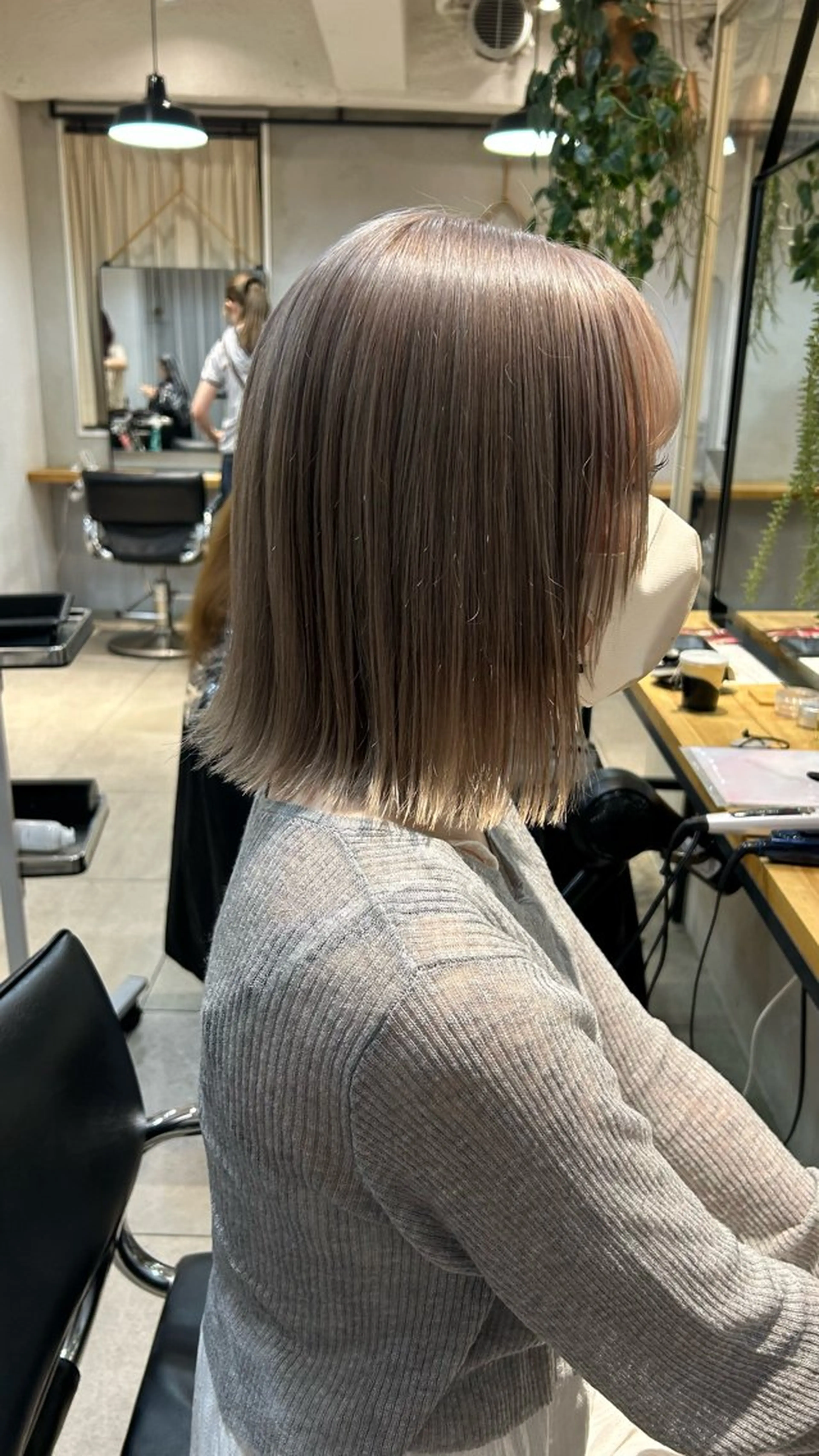 ショート カラー カット ヘアカラー トリートメント Lomalia Moemiのヘアスタイル