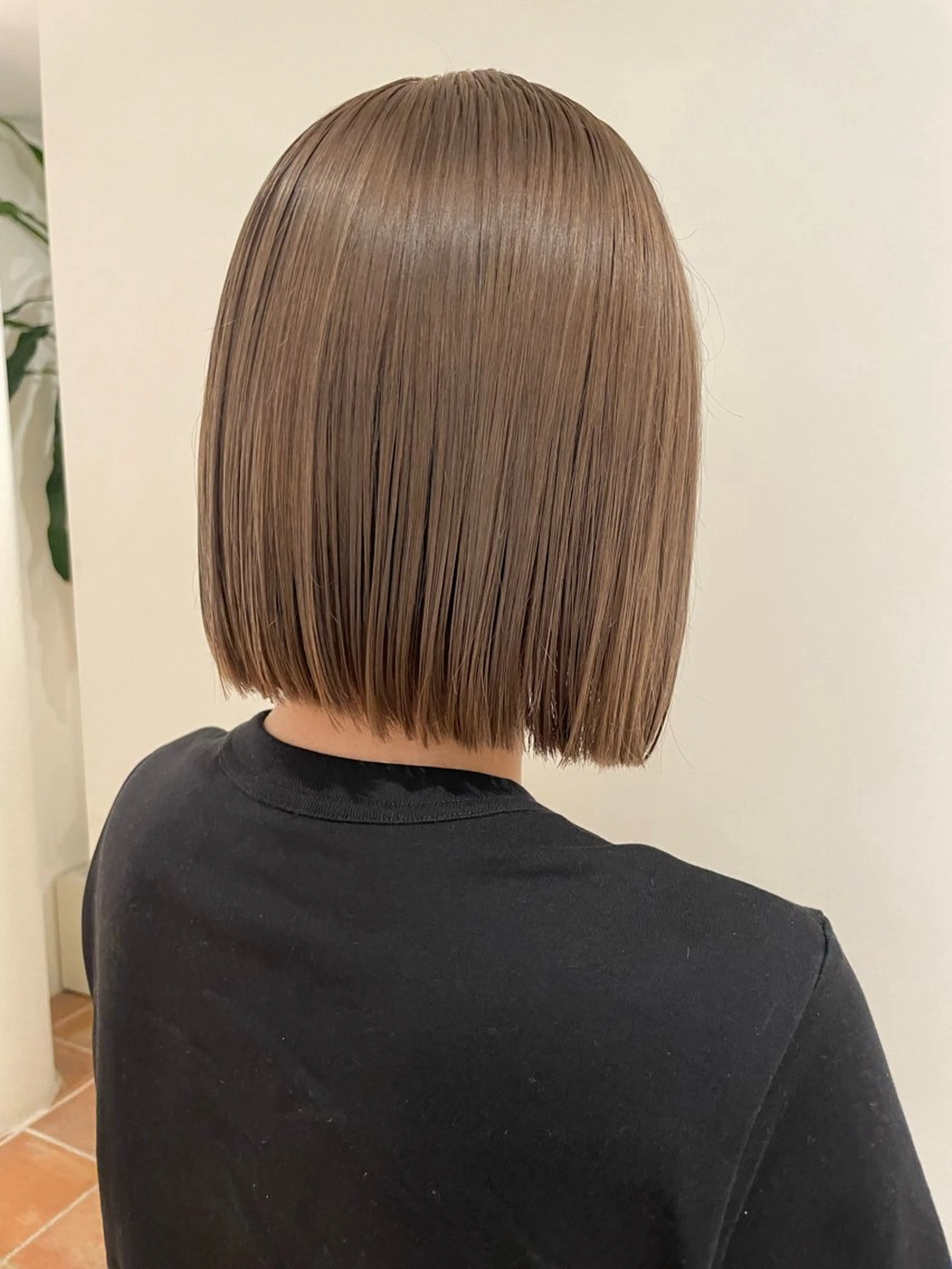 カラー ベージュカラー ブリーチ ミルクティーベージュ ヘアカラー イシバシ ミナミのヘアスタイル