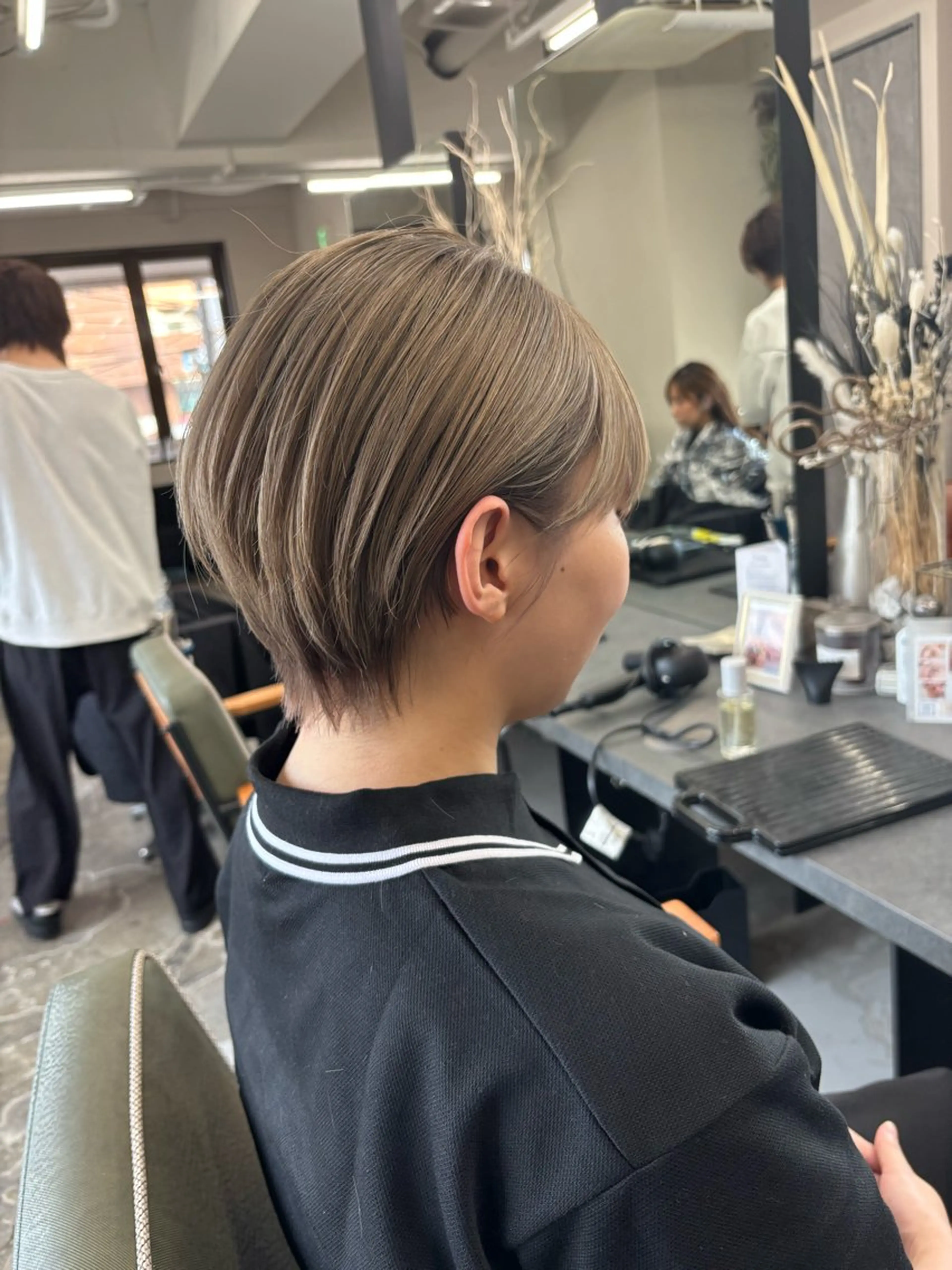 ショート ショートヘア ヘアカラー nico 麻生 やまざきれいのヘアスタイル