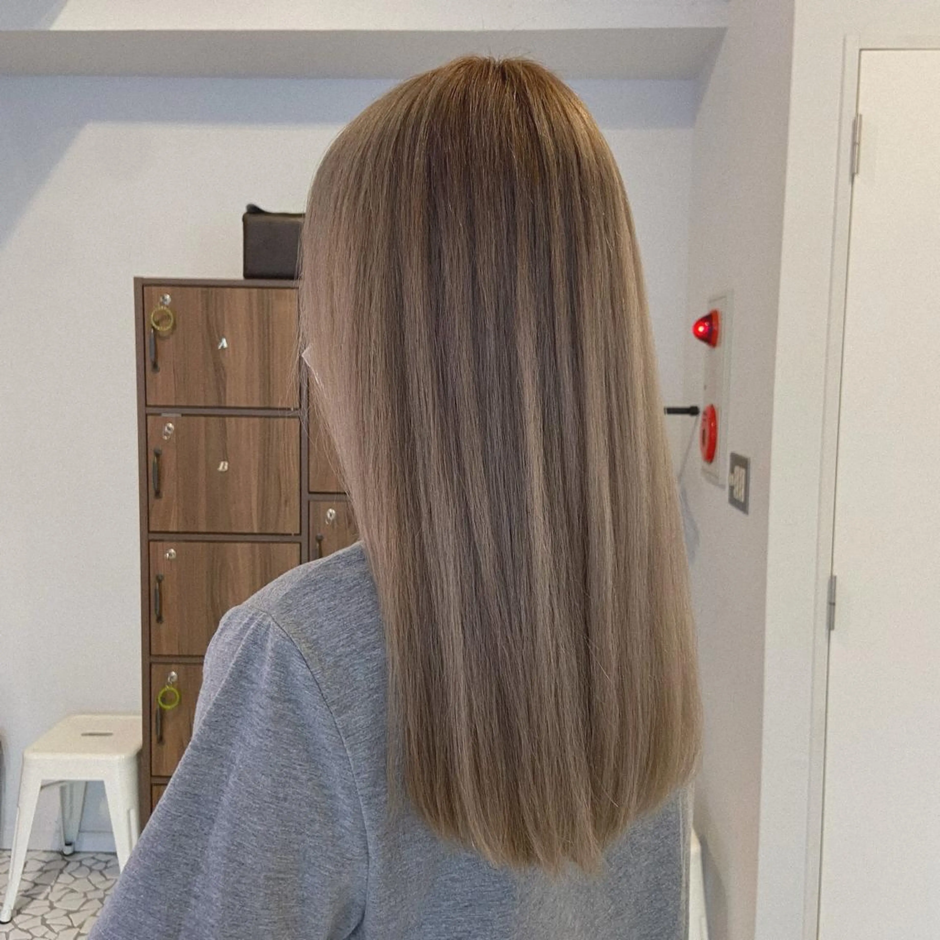 ロング ヘアカラー 🍒マツダ エナ‎🤍のヘアスタイル