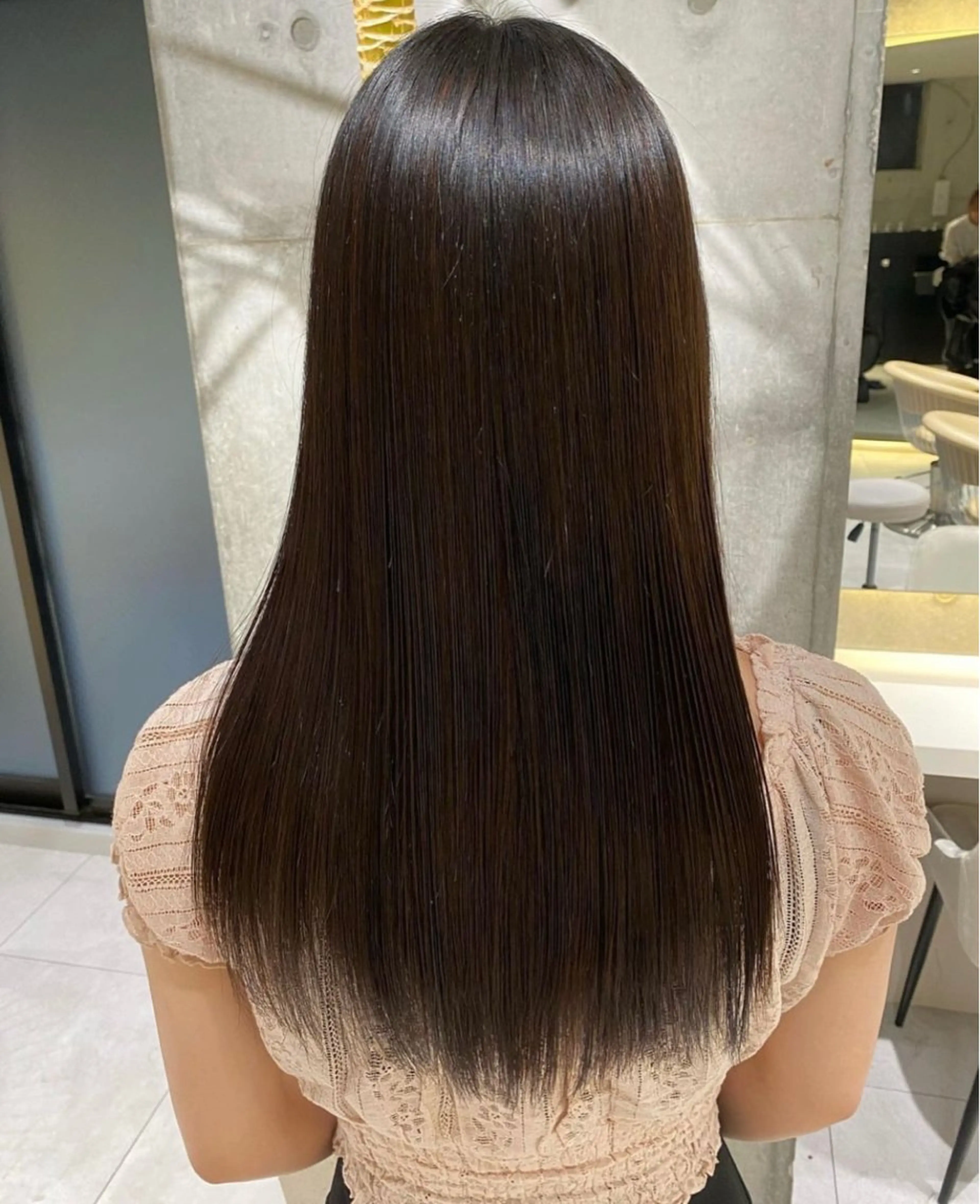 セミロング Rita/髪質改善 /透明感カラーのヘアスタイル