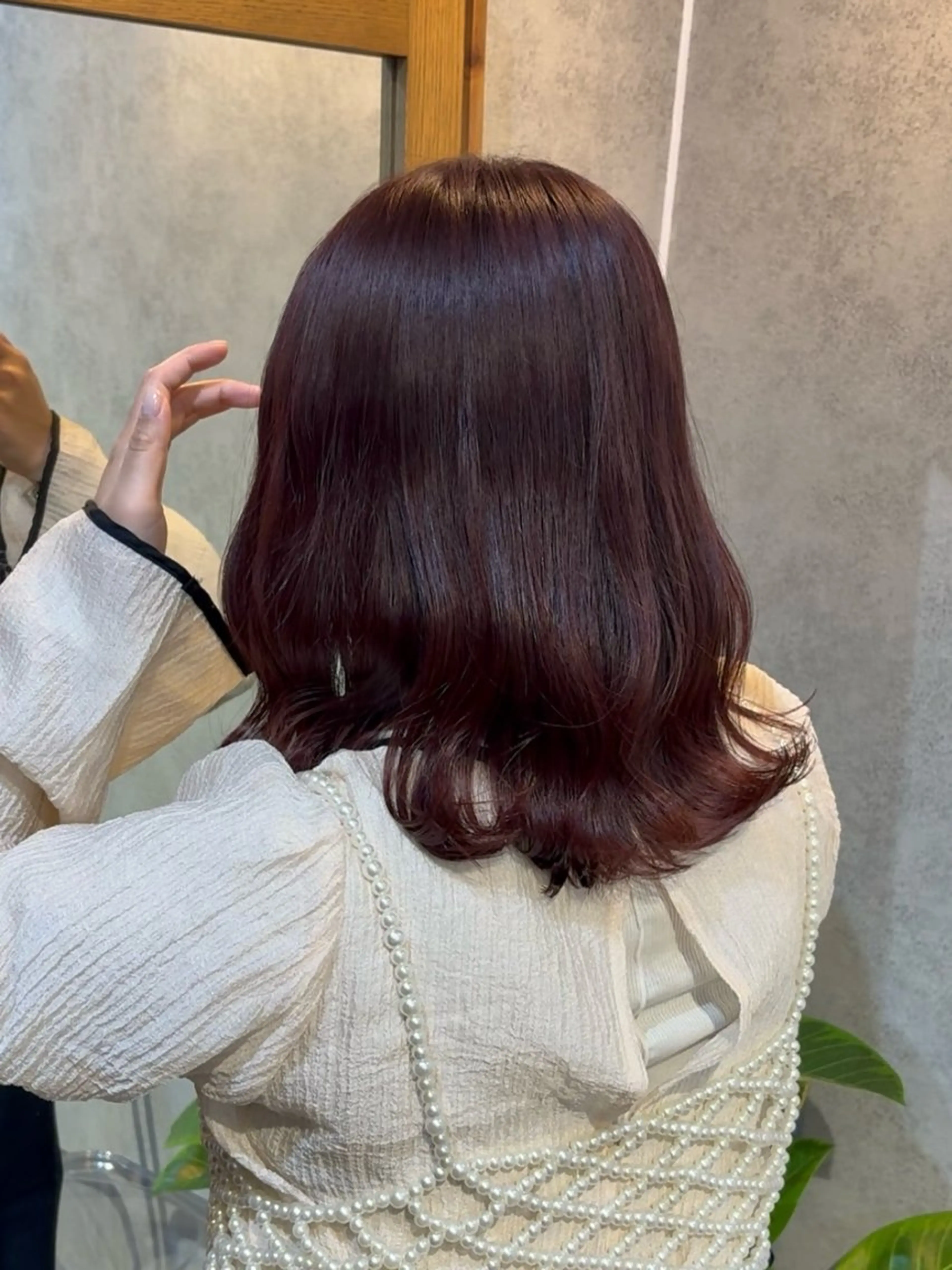 ミディアム ヘアカラー トリートメント 赤みオフの透明感職人 /ケア重視の美髪施術のヘアスタイル