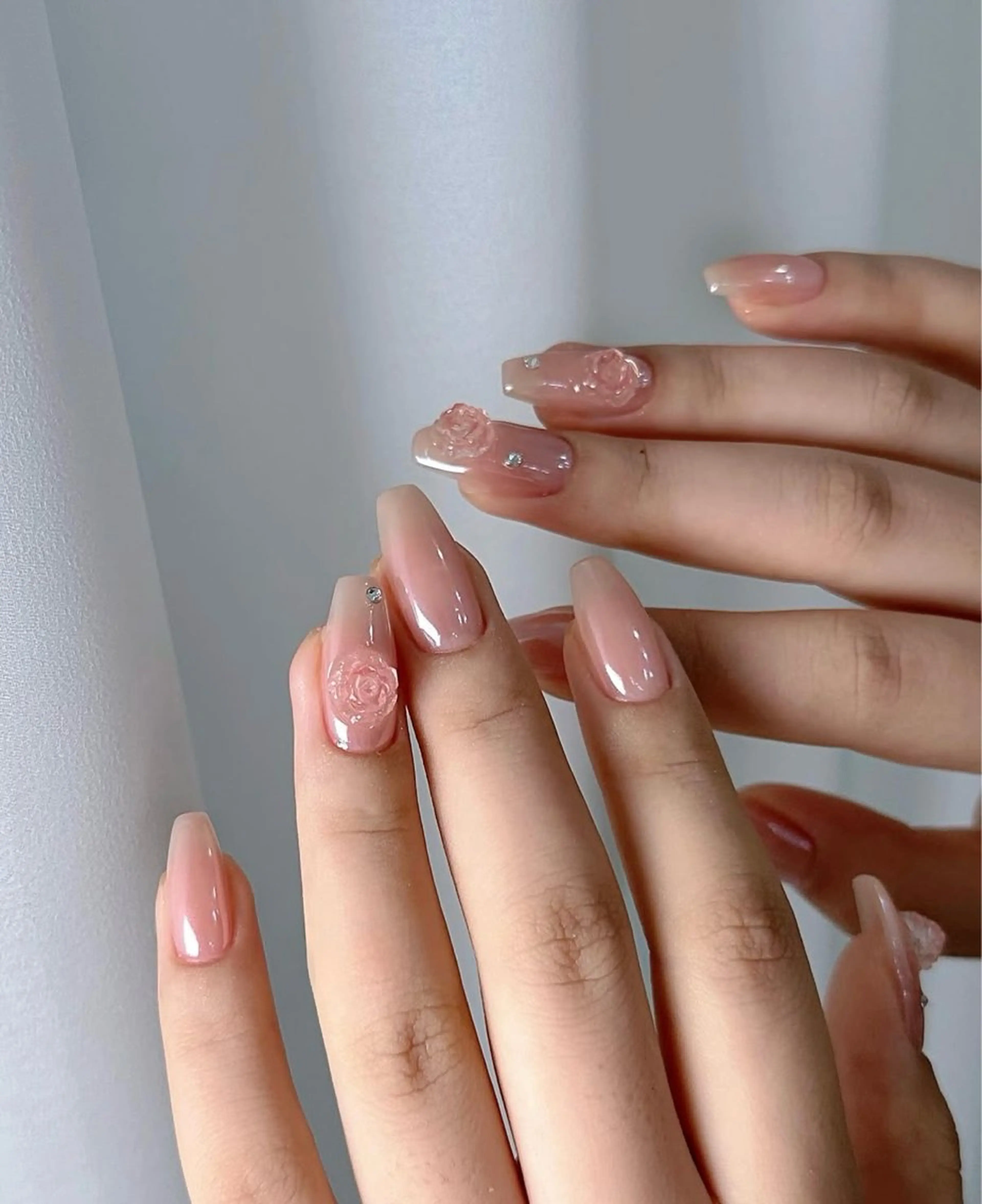 ネイル オフィスネイル ピンク ピンクベージュ ストーンネイル ハンドネイル ハンドケア NailSalon✨ Écrinエクランのネイルデザイン
