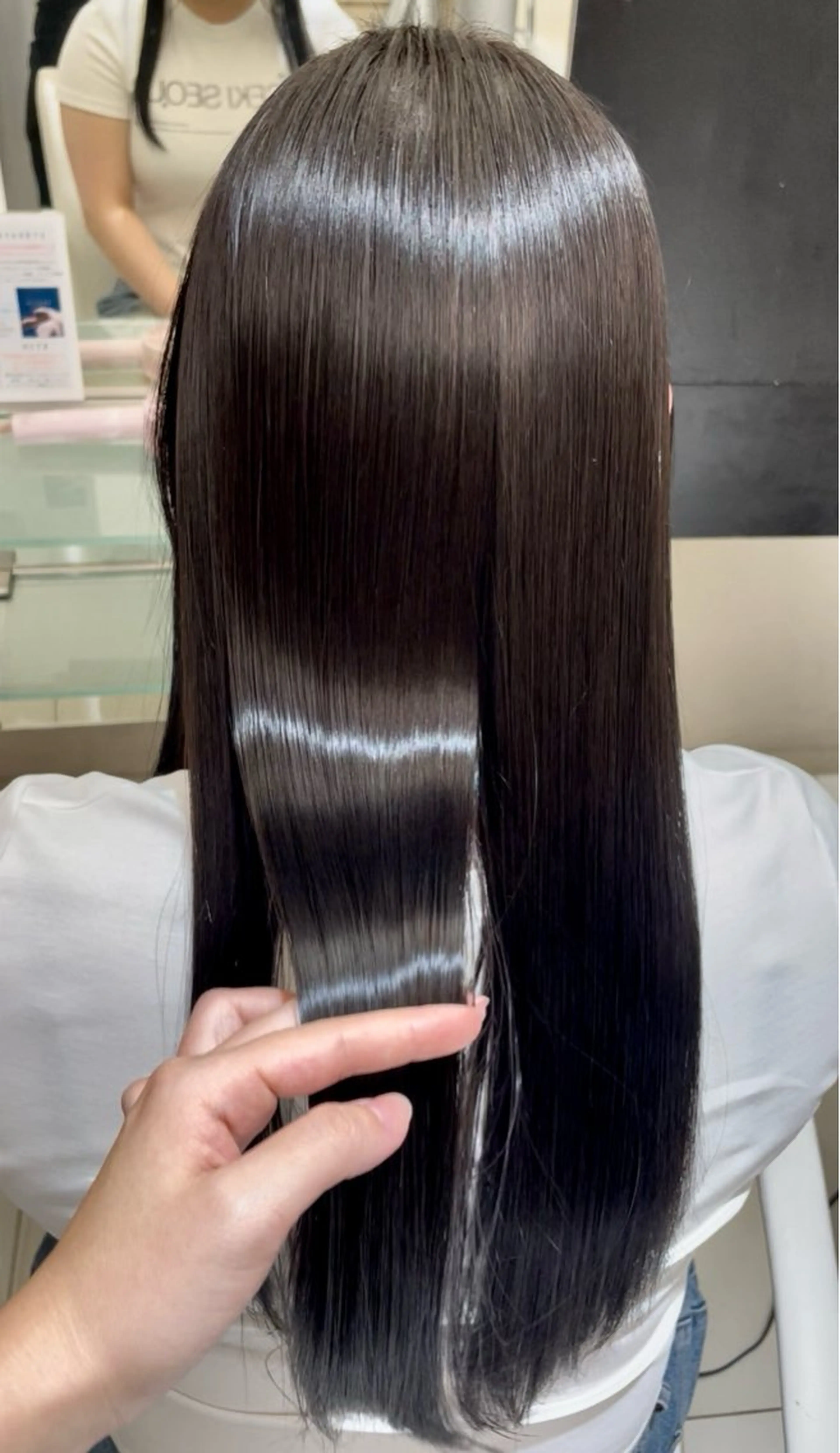 ロング ボブ ハイライト 髪質改善 韓国風ヘア レイヤーカット 縮毛矯正 トリートメント 【美髪ストレート】✨ 小川さくらのヘアスタイル