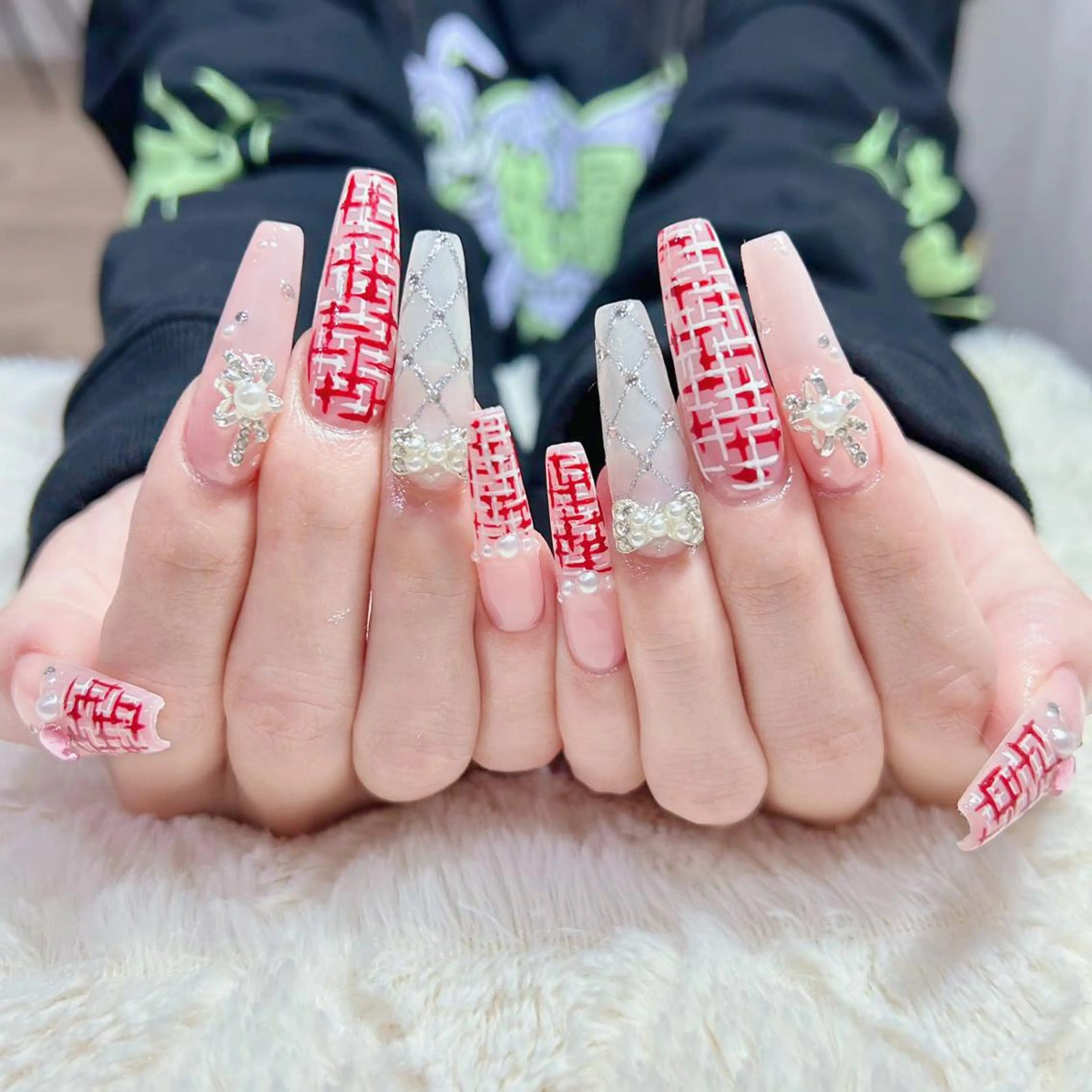 ネイル アートネイル オーロラネイル ガーリー キラキラネイル 韓国ネイル Nail Monsterのネイルデザイン