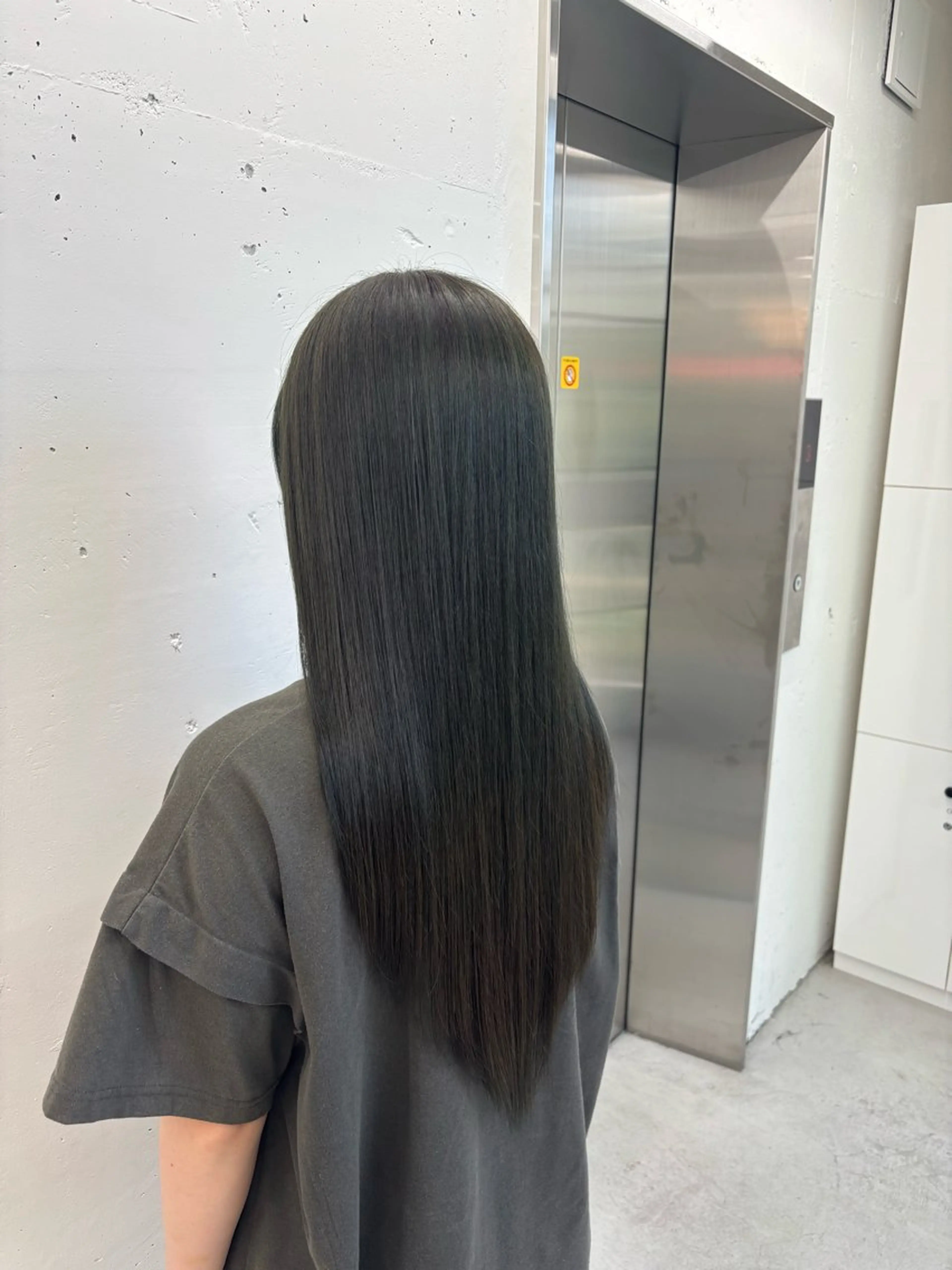 ロング カラー 透明感カラー グレージュ オリーブグレージュ オリーブグレー ヘアカラー トリートメント 🌼あいり🌼 JILLSTUDIOのヘアスタイル