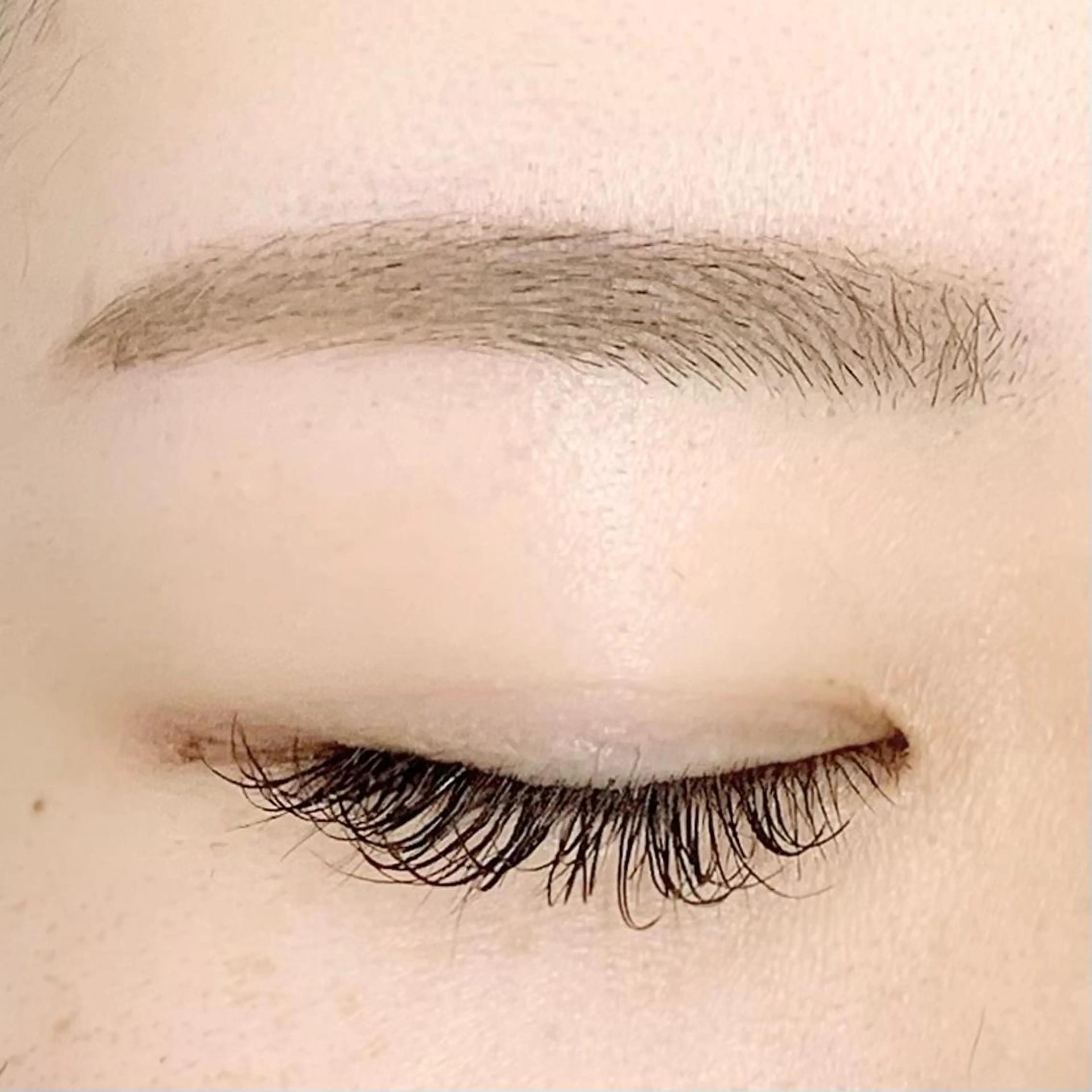 アイブロウ 眉毛ワックス脱毛 BellFlower Aki（眉・まつげ）のマツエク・マツパデザイン