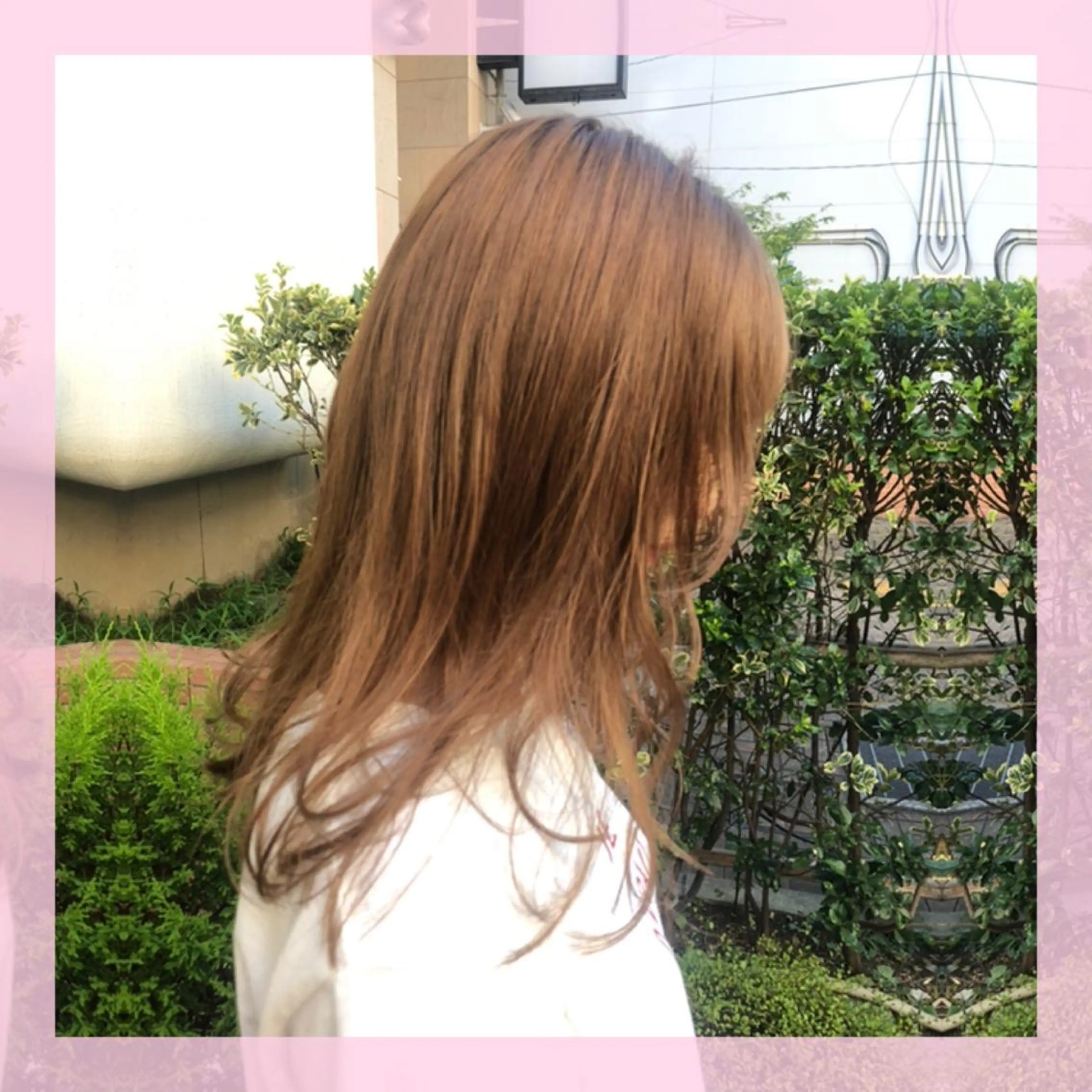 セミロング カラー ベージュカラー オレンジ オレンジピンク ピンクカラー カット ヘアカラー トリートメント plum.所属・🍒前川 🍒のヘアスタイル