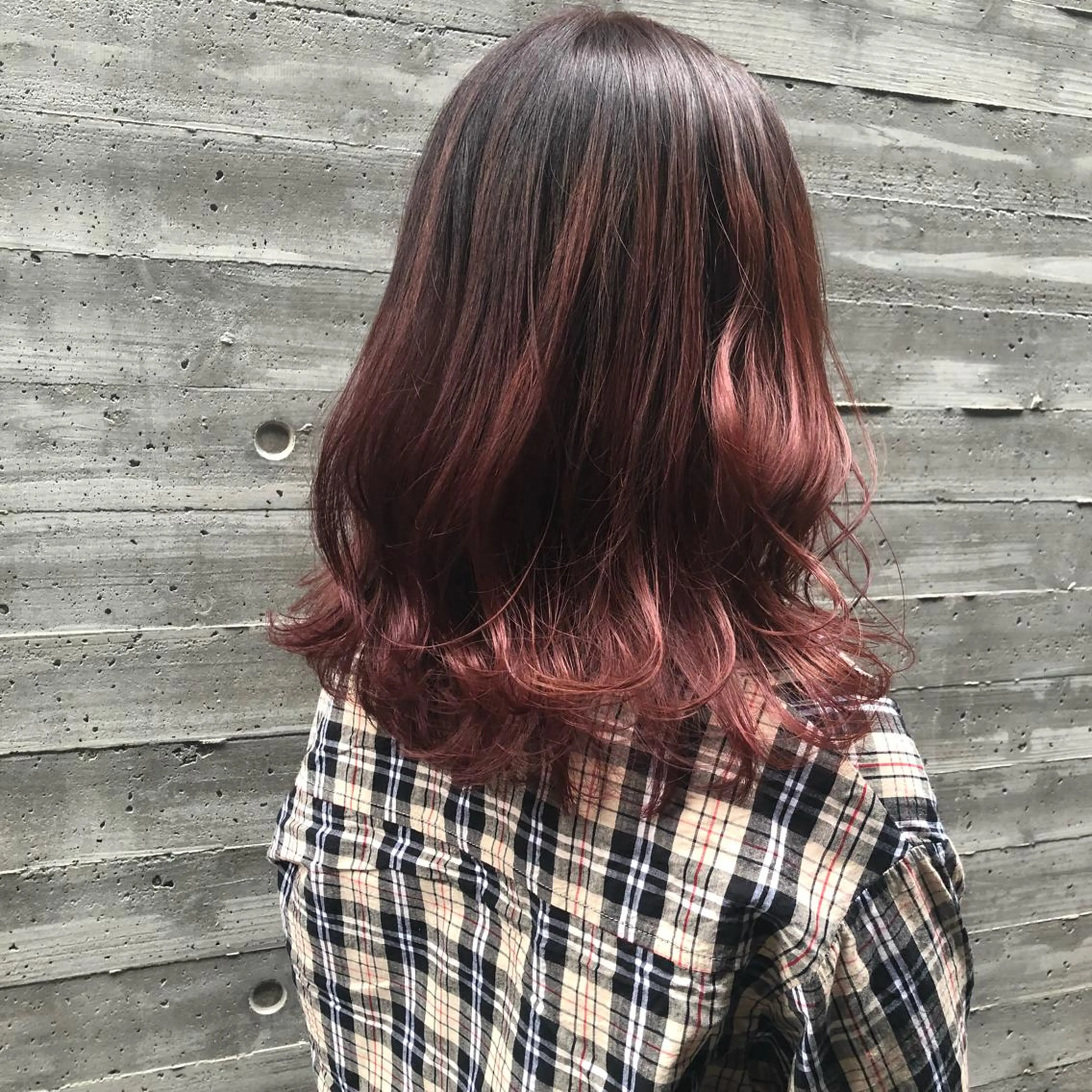 ミディアム カラー パーマ ヘアアレンジ グラデーションカラー トリートメント apish aoyama所属・武 愛子の眉毛・アイブロウイメージ