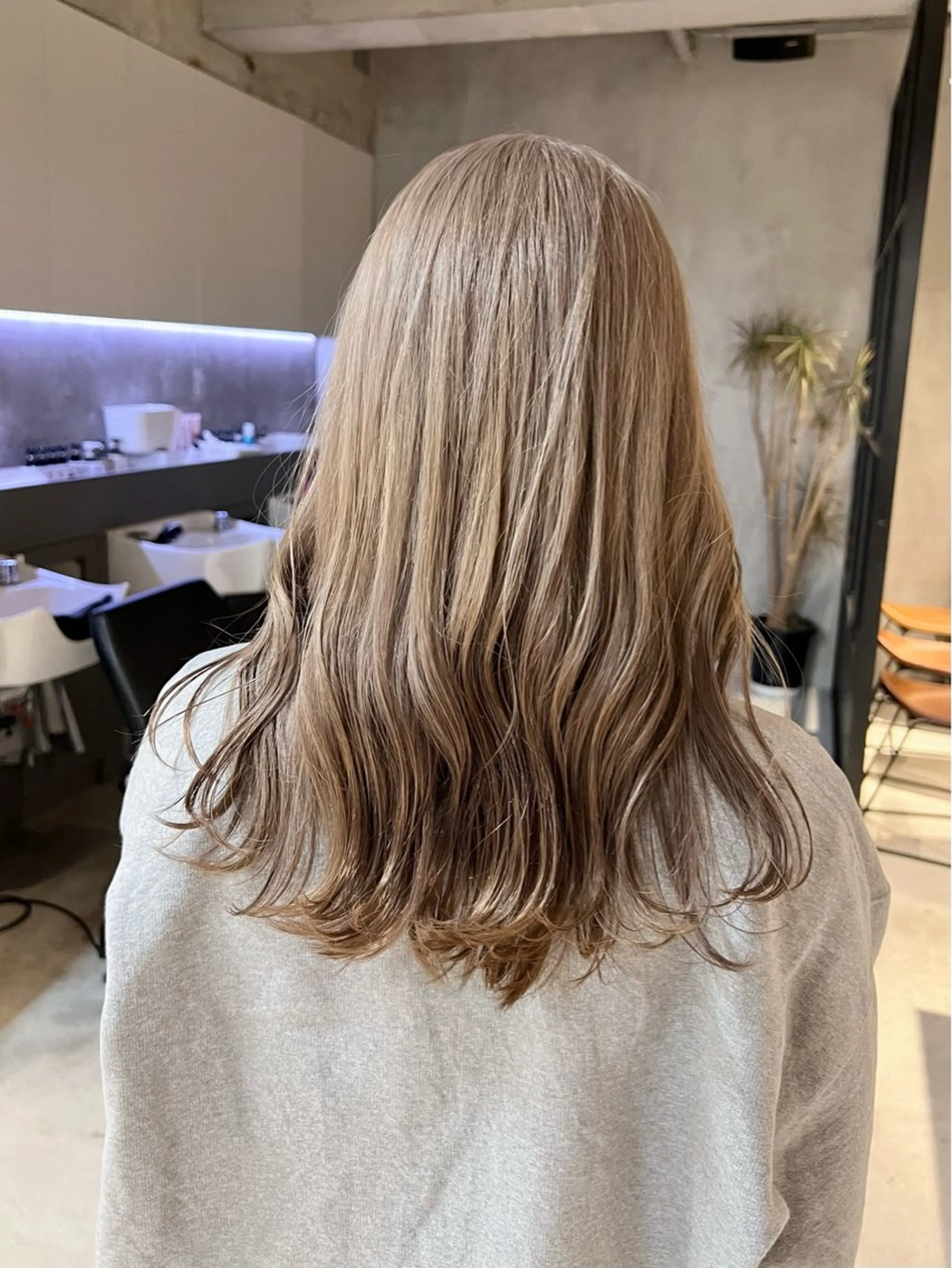ミディアム カラー パーマ ヘアアレンジ メンズ ベージュカラー ミルクティーベージュ カット ヘアカラー ショートヘア原宿 fifth コシのヘアスタイル