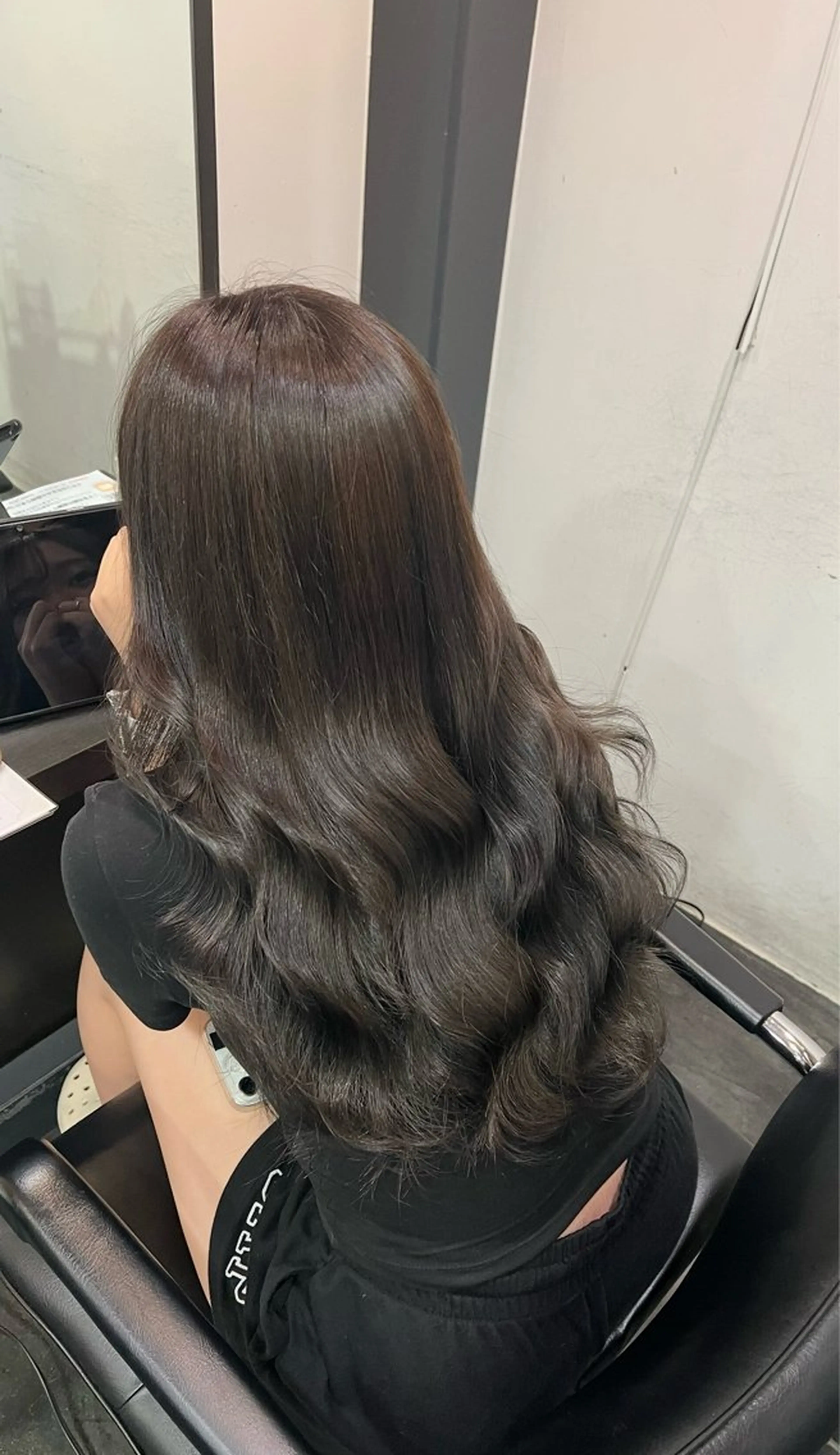 ロング カラー グレージュ モカグレージュ ヘアカラー トリートメント 西村 美月のヘアスタイル