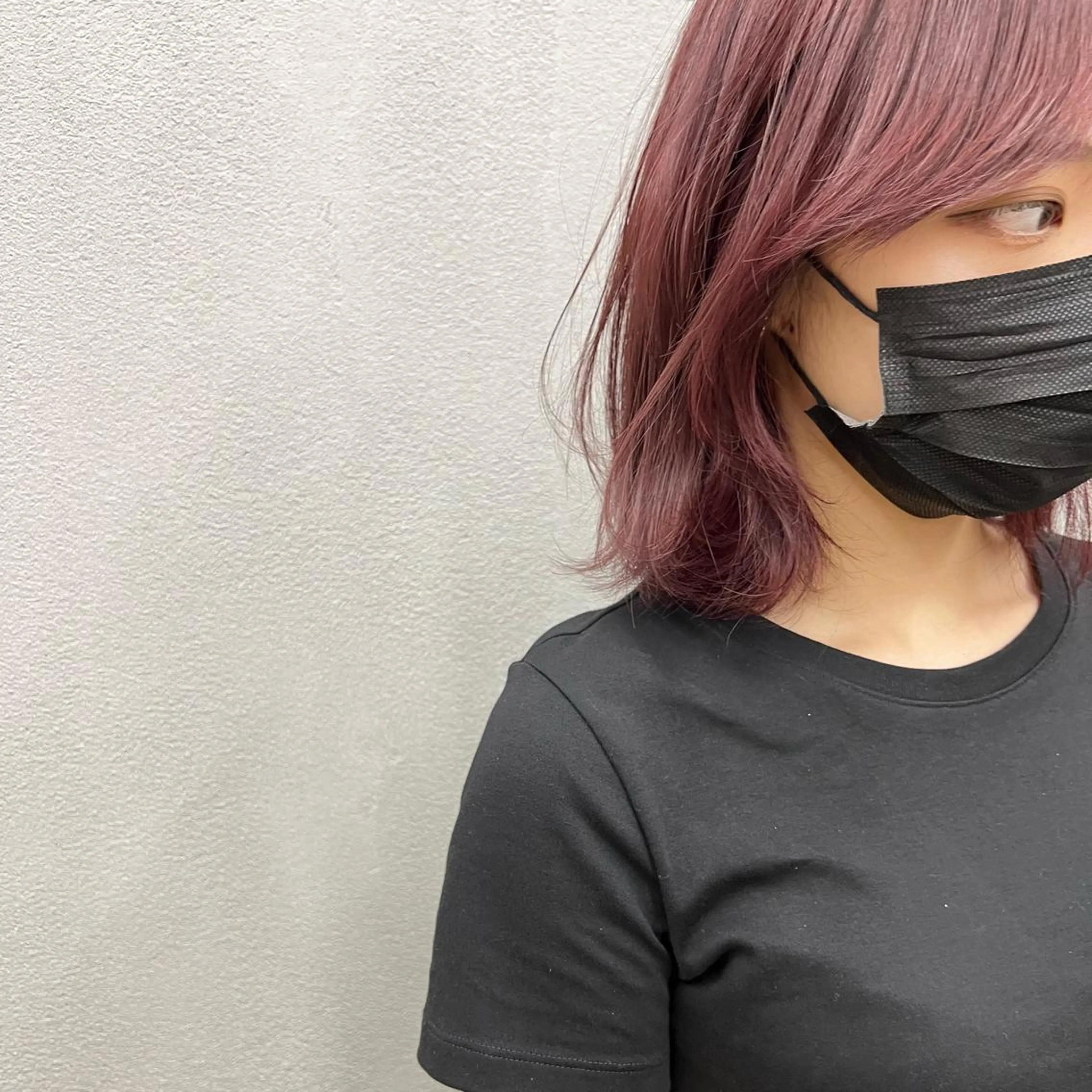 ショート カラー くびれヘア おくれ毛 カット ヘアカラー トリートメント お顔まわりカット🌱 emo.村松泉綺のヘアスタイル