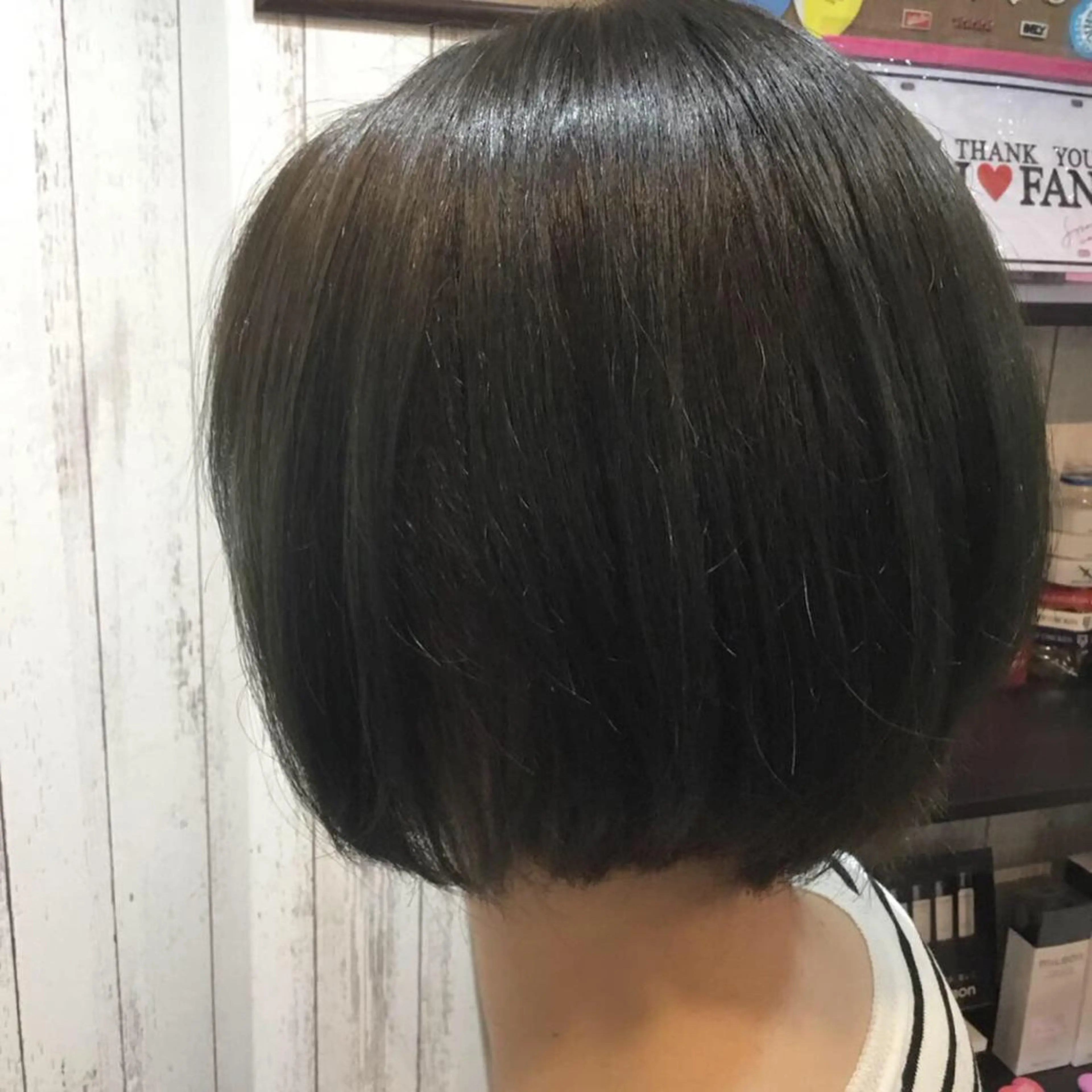 ショート カラー embrace エンブレイスのヘアスタイル